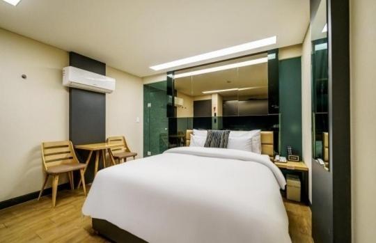Standard Double Room - Photo 3