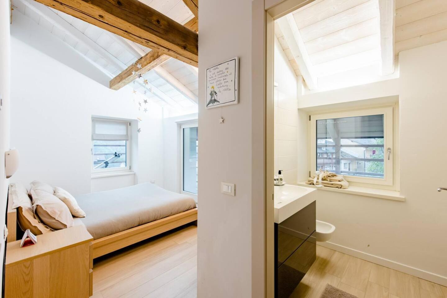 Double Room with Balcony photo 3