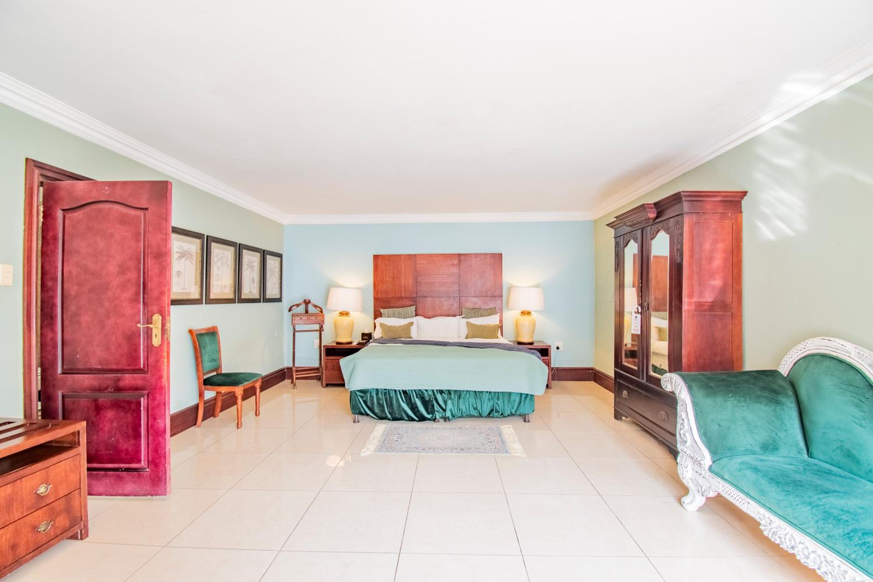 Suite (Victorian) - Photo 2