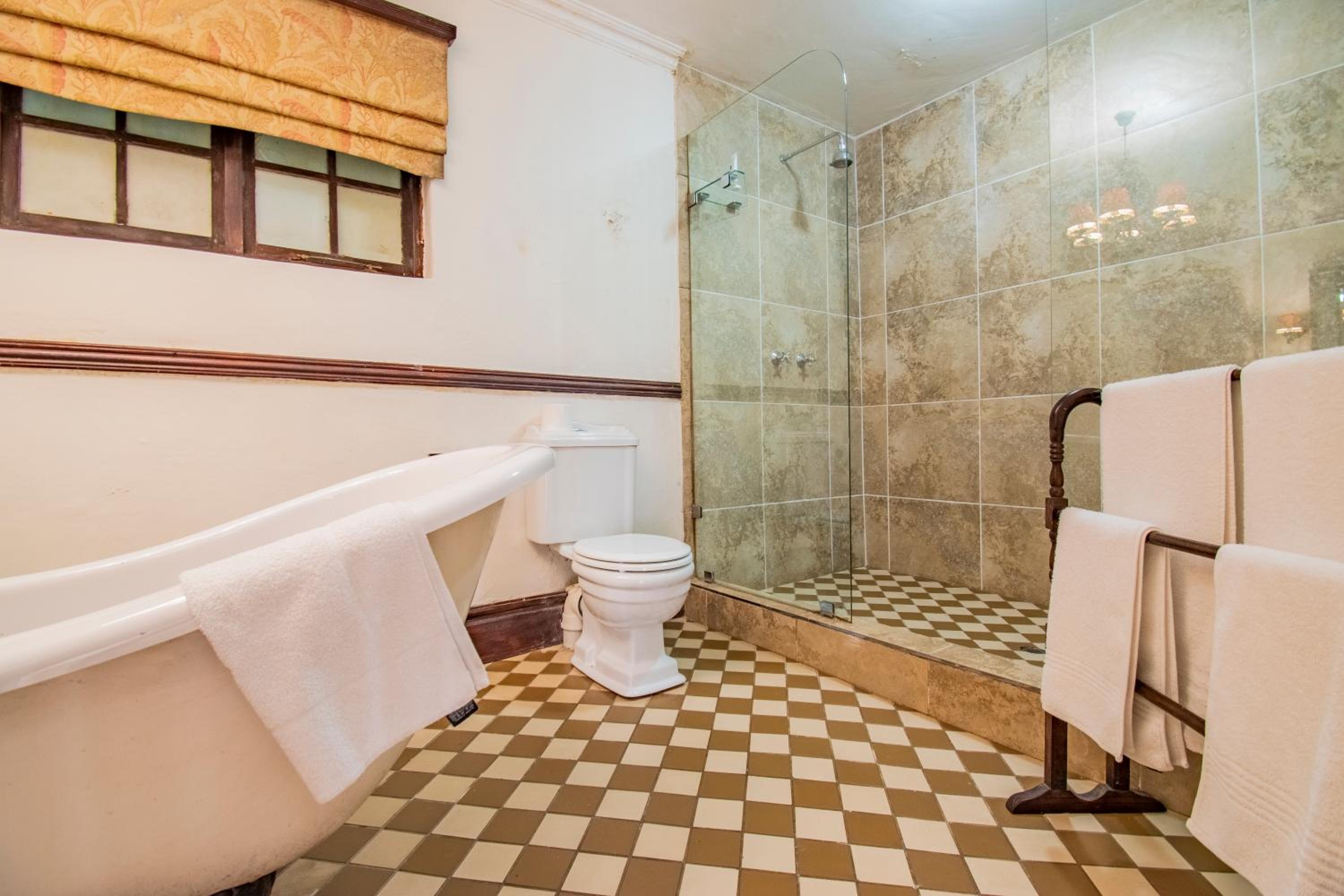 Suite (Victorian) - Photo 3