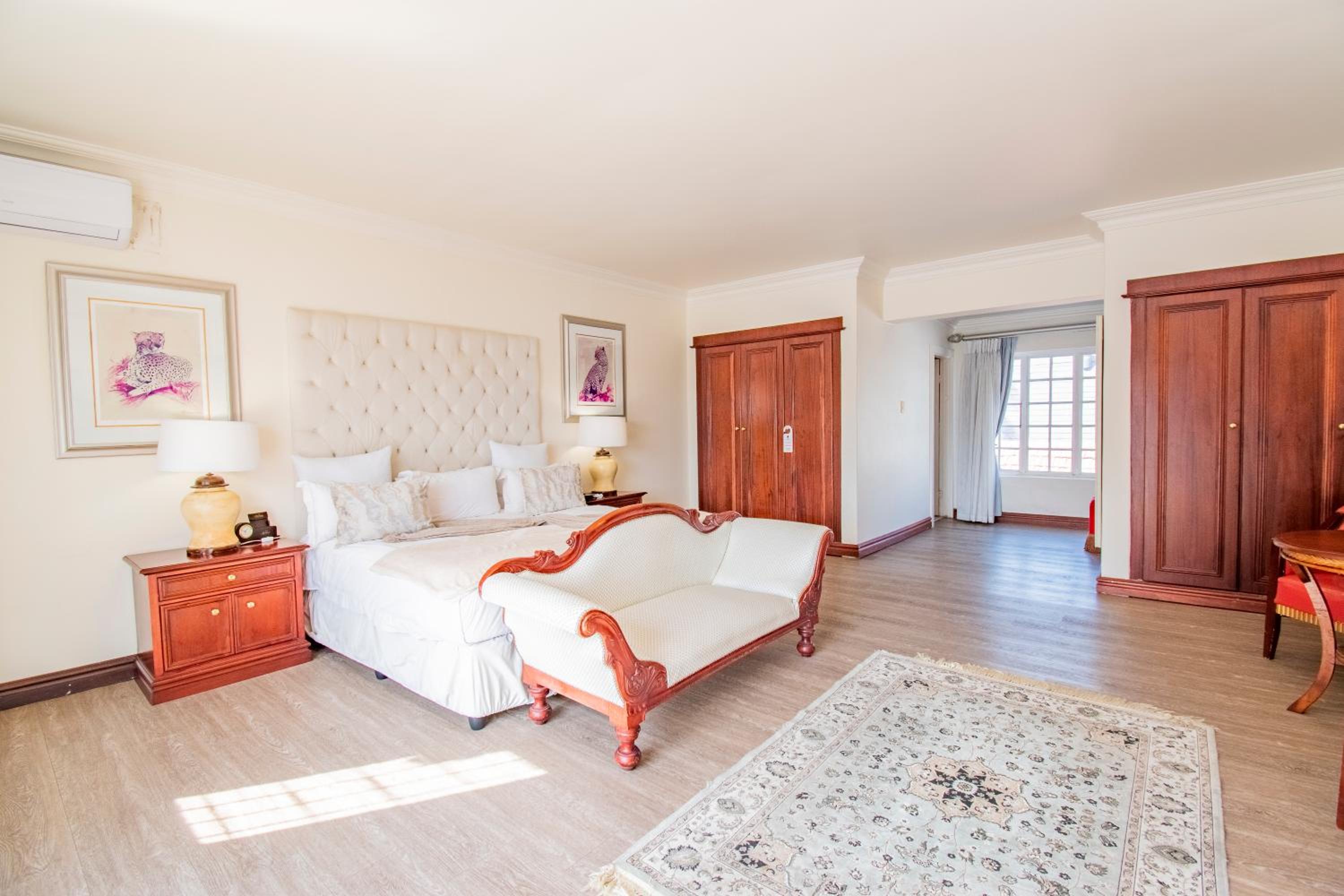 Suite (Honeymoon) - Photo 1
