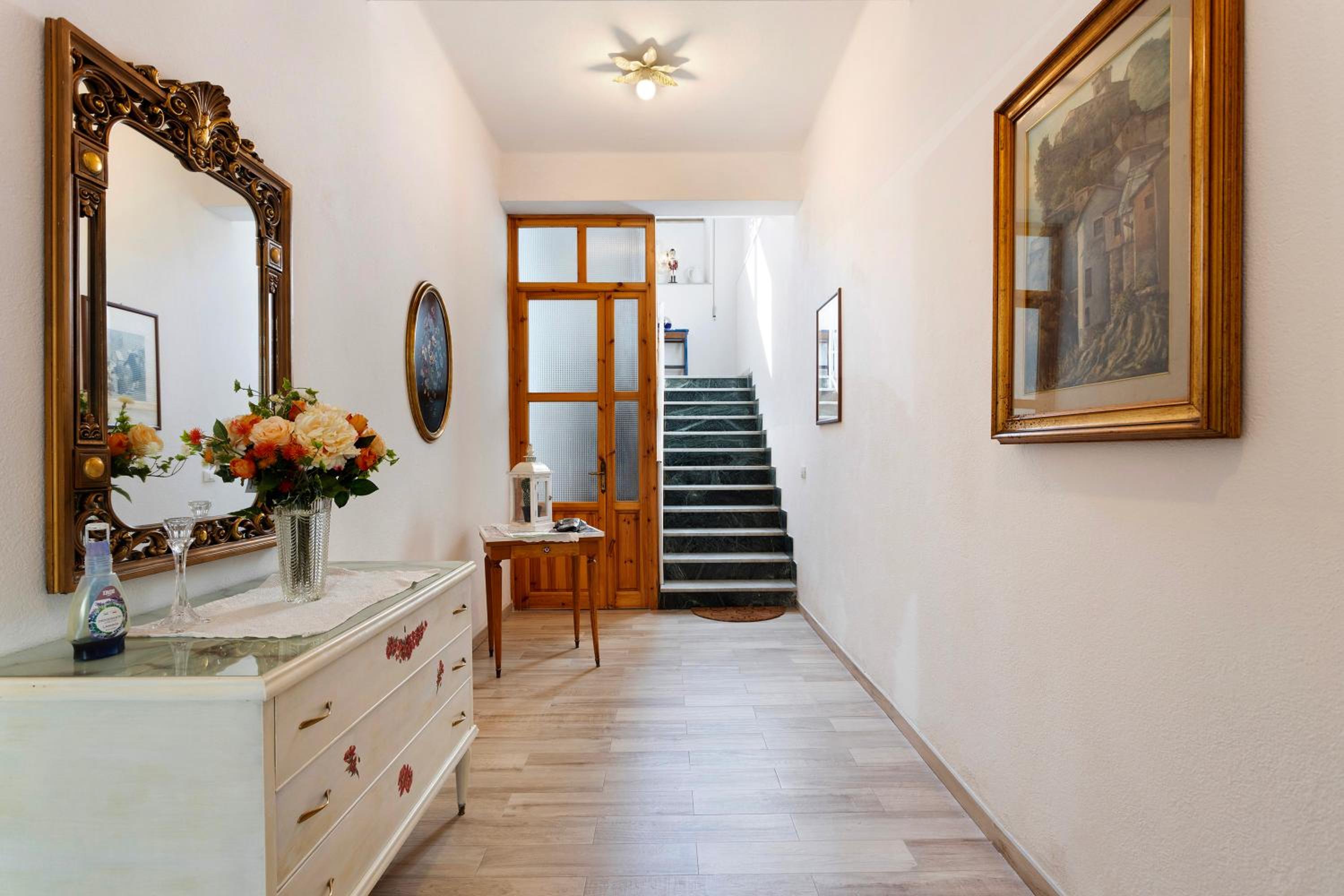 Two-Bedroom Deluxe Apartment with Balcony photo 3