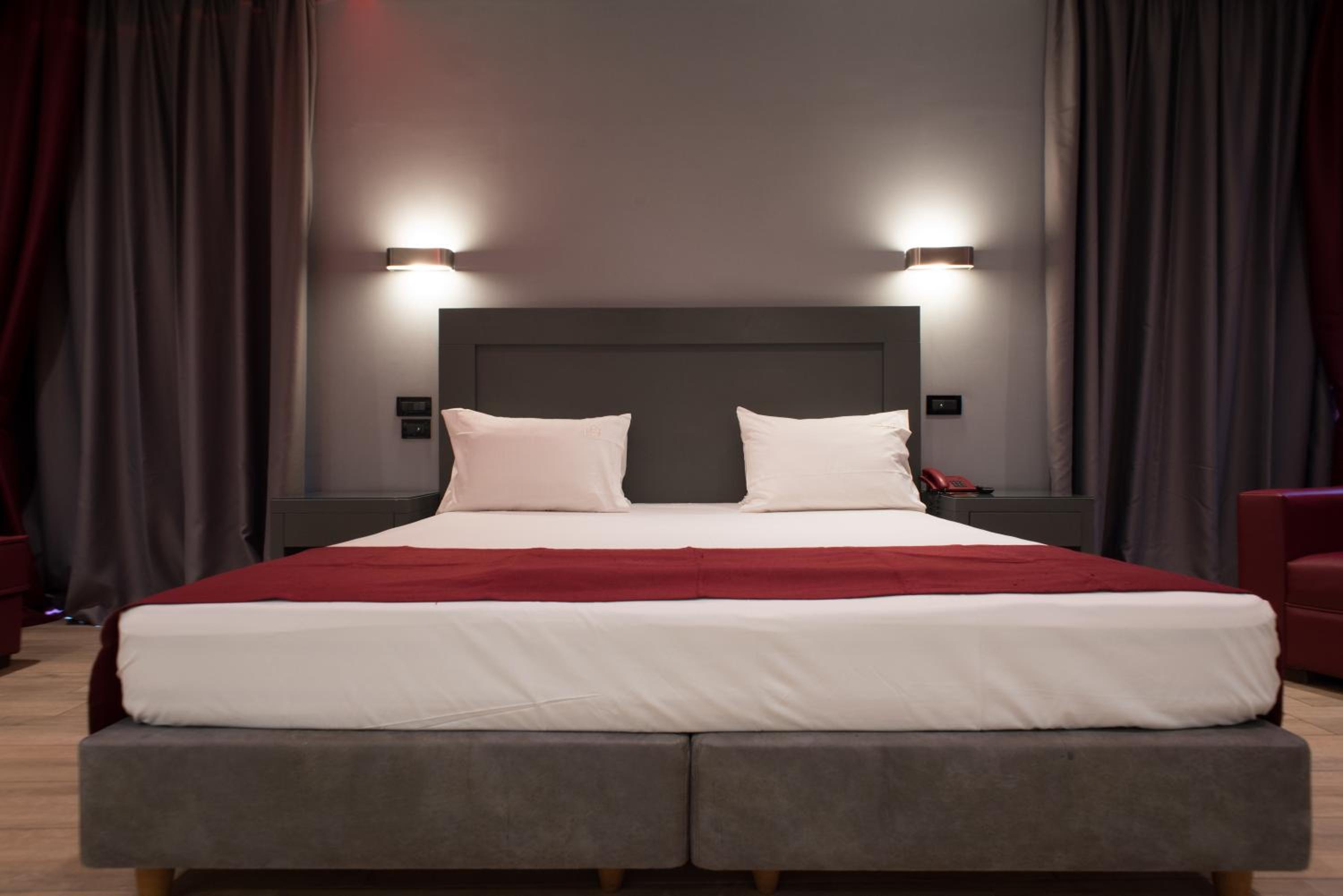 Suite with City View photo 3