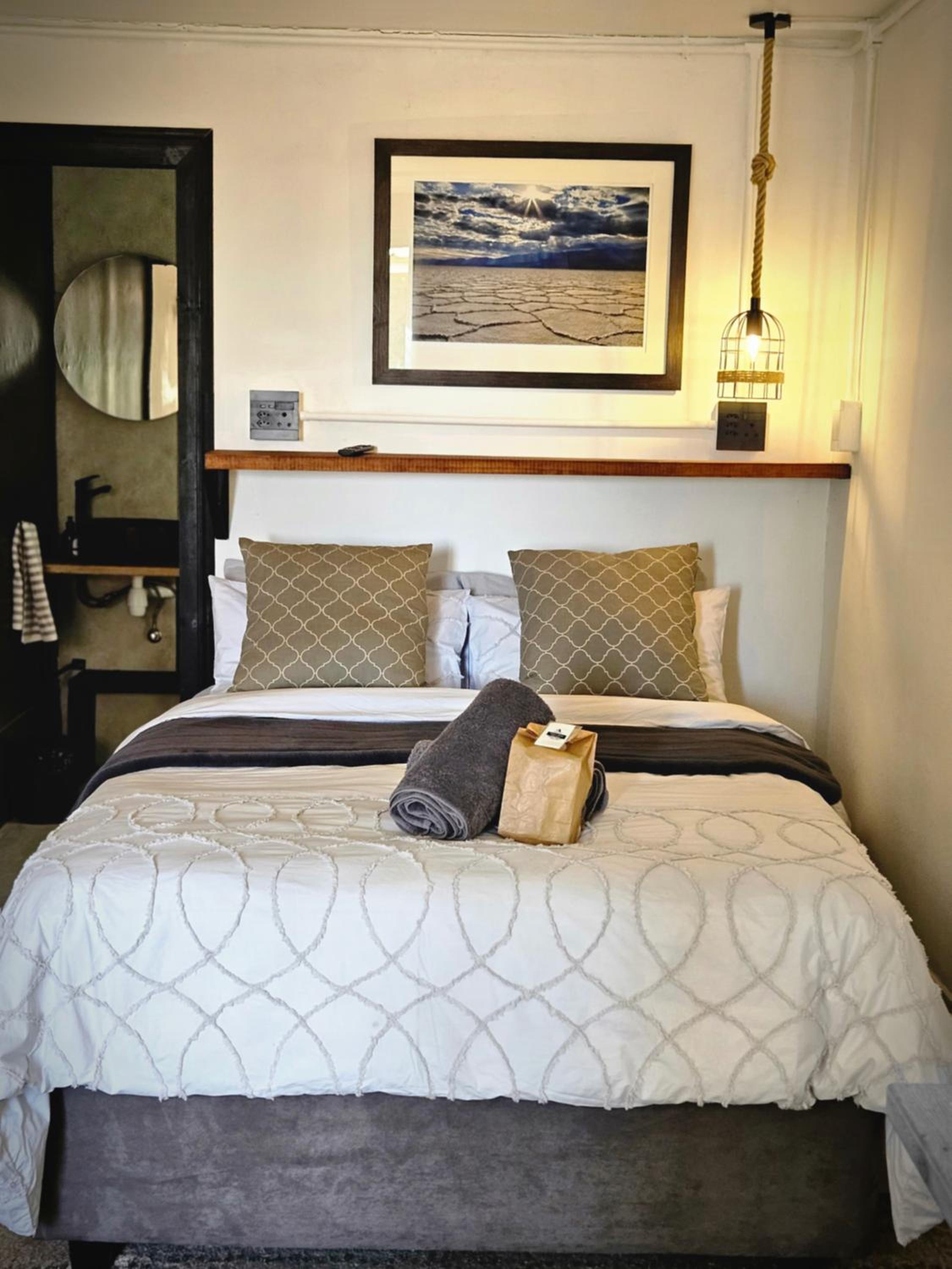 Luxury Queen Room - Photo 2