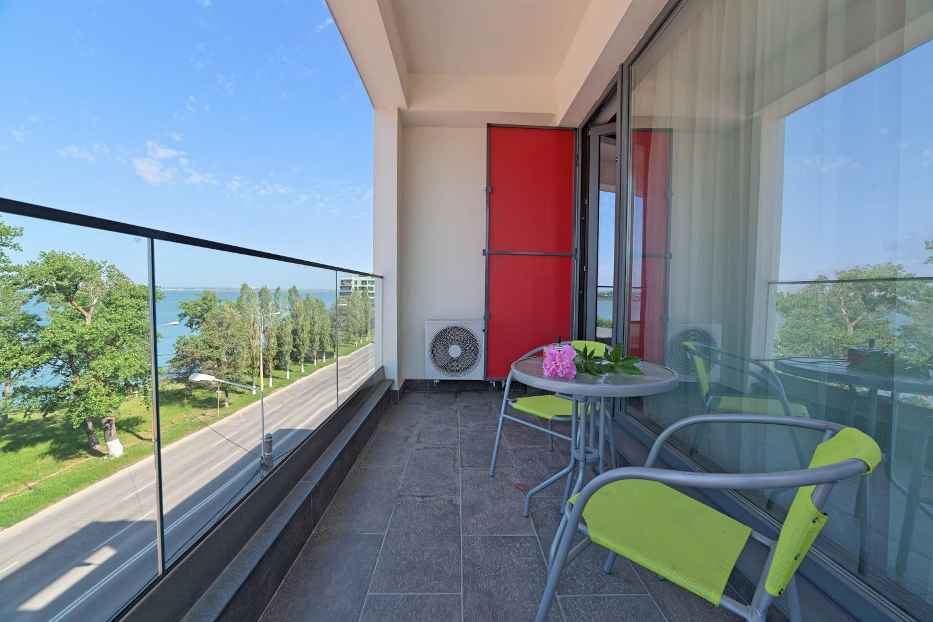 One-Bedroom Apartment - Photo 18