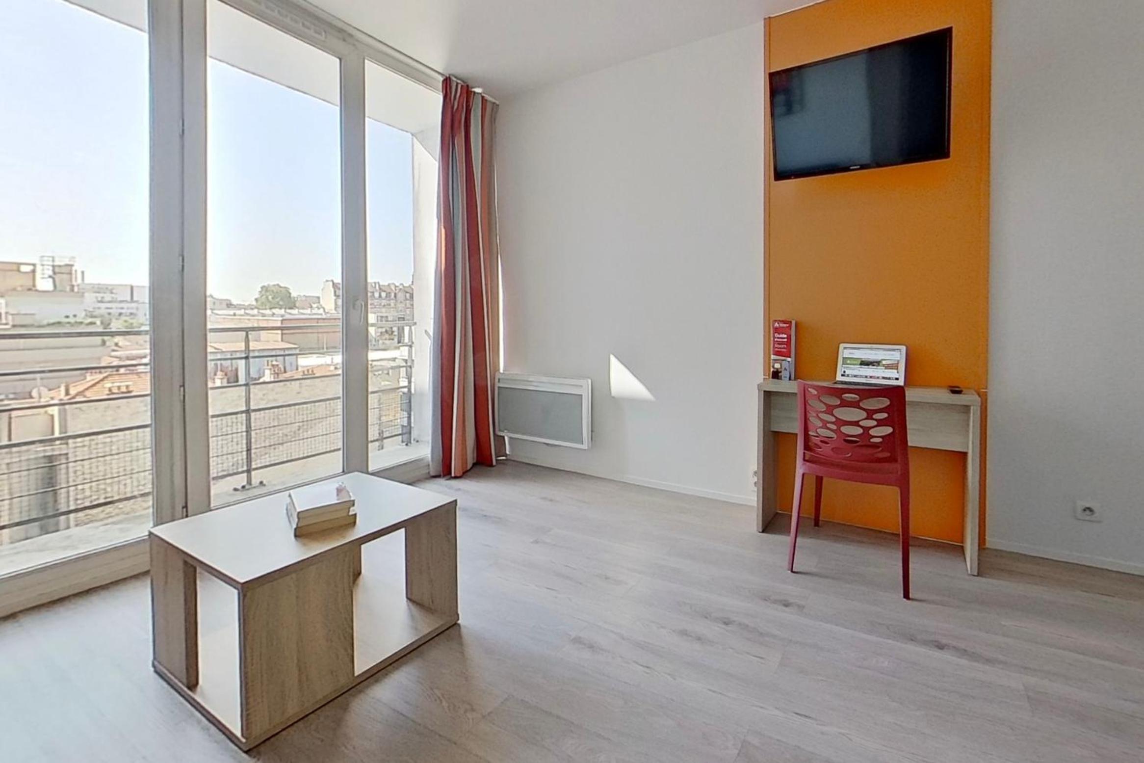 Apartment photo 2