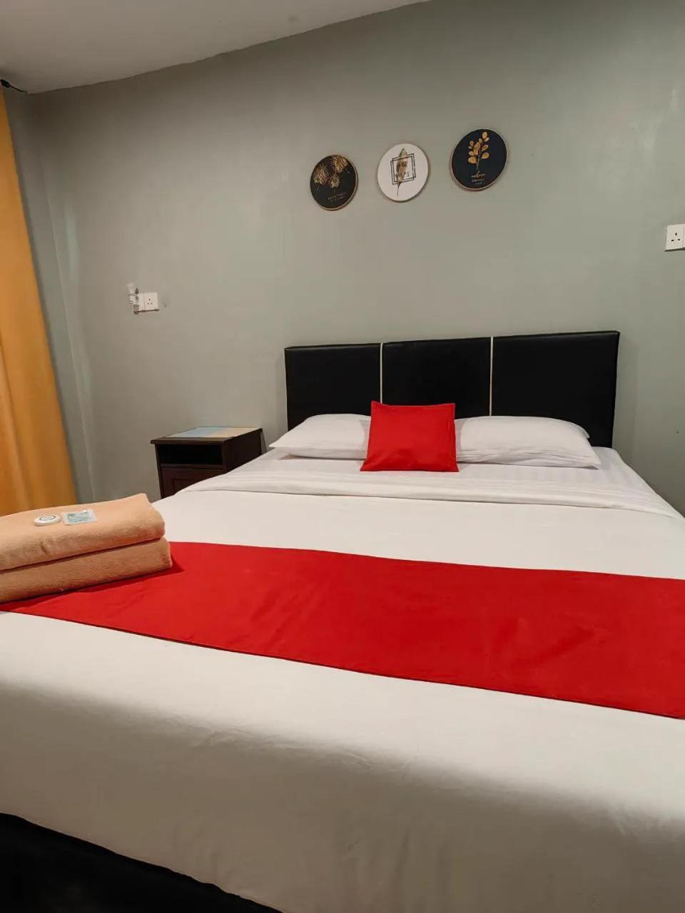 Queen Room - Photo 9