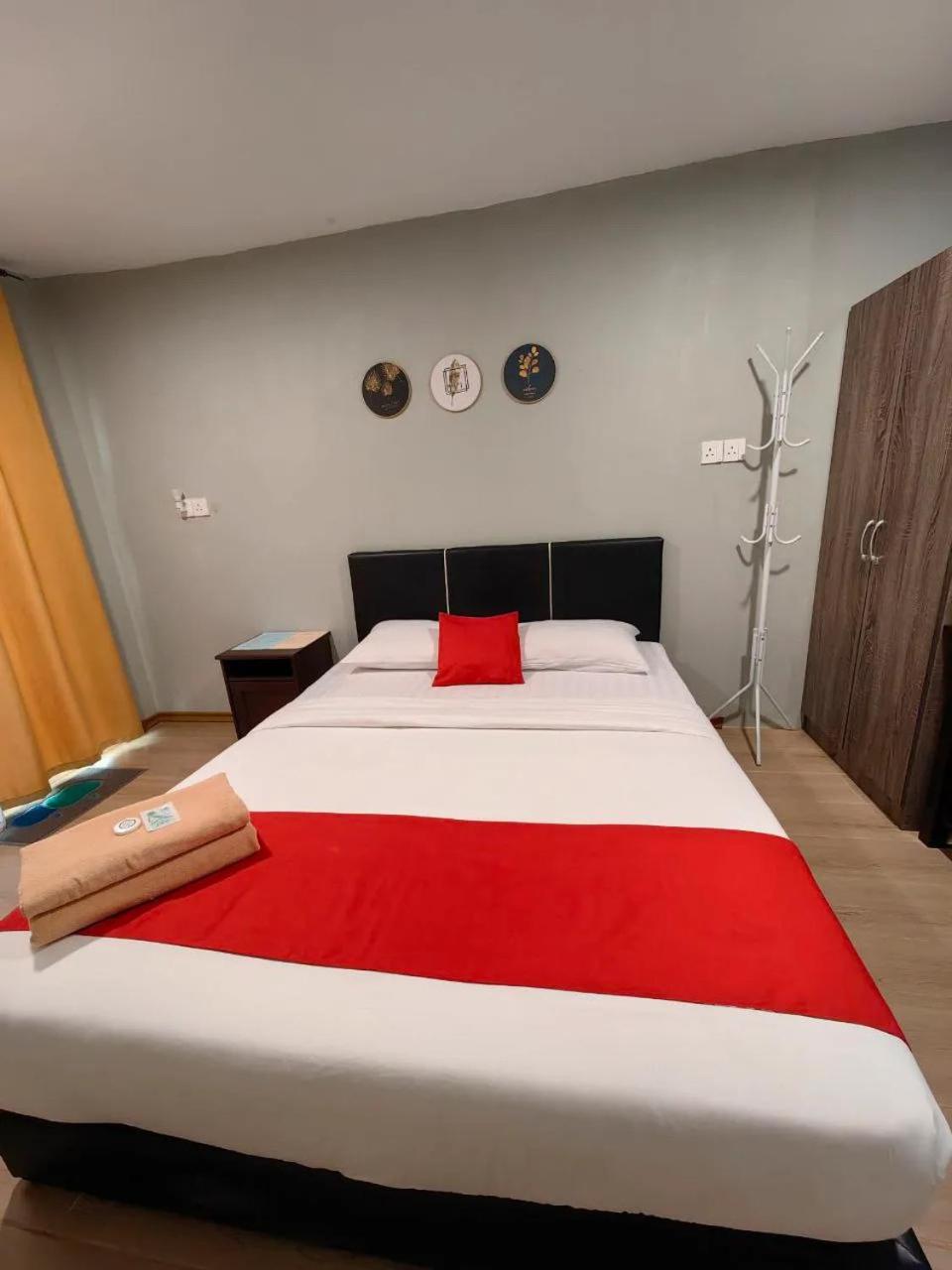 Queen Room - Photo 8