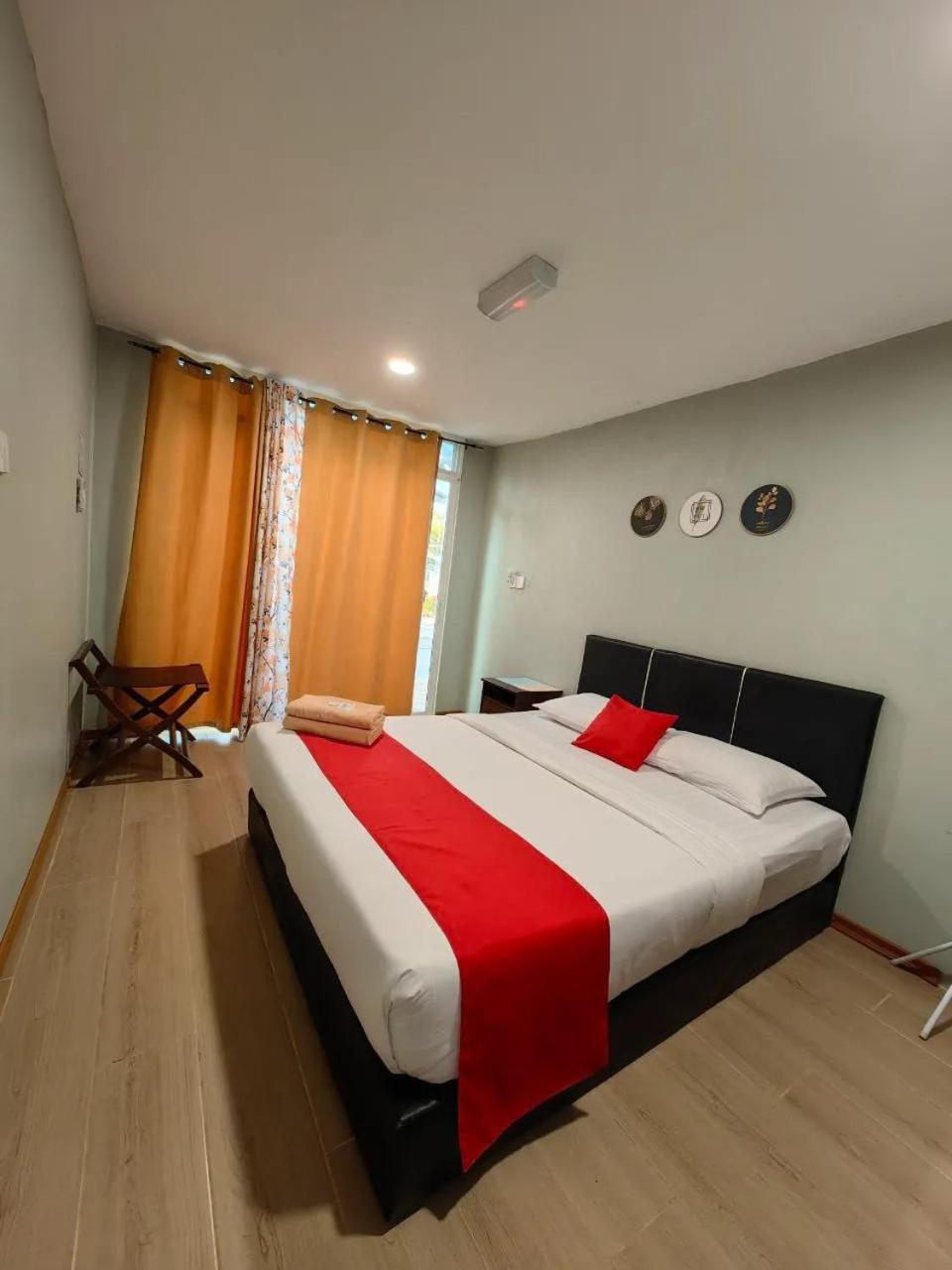 Queen Room - Photo 7
