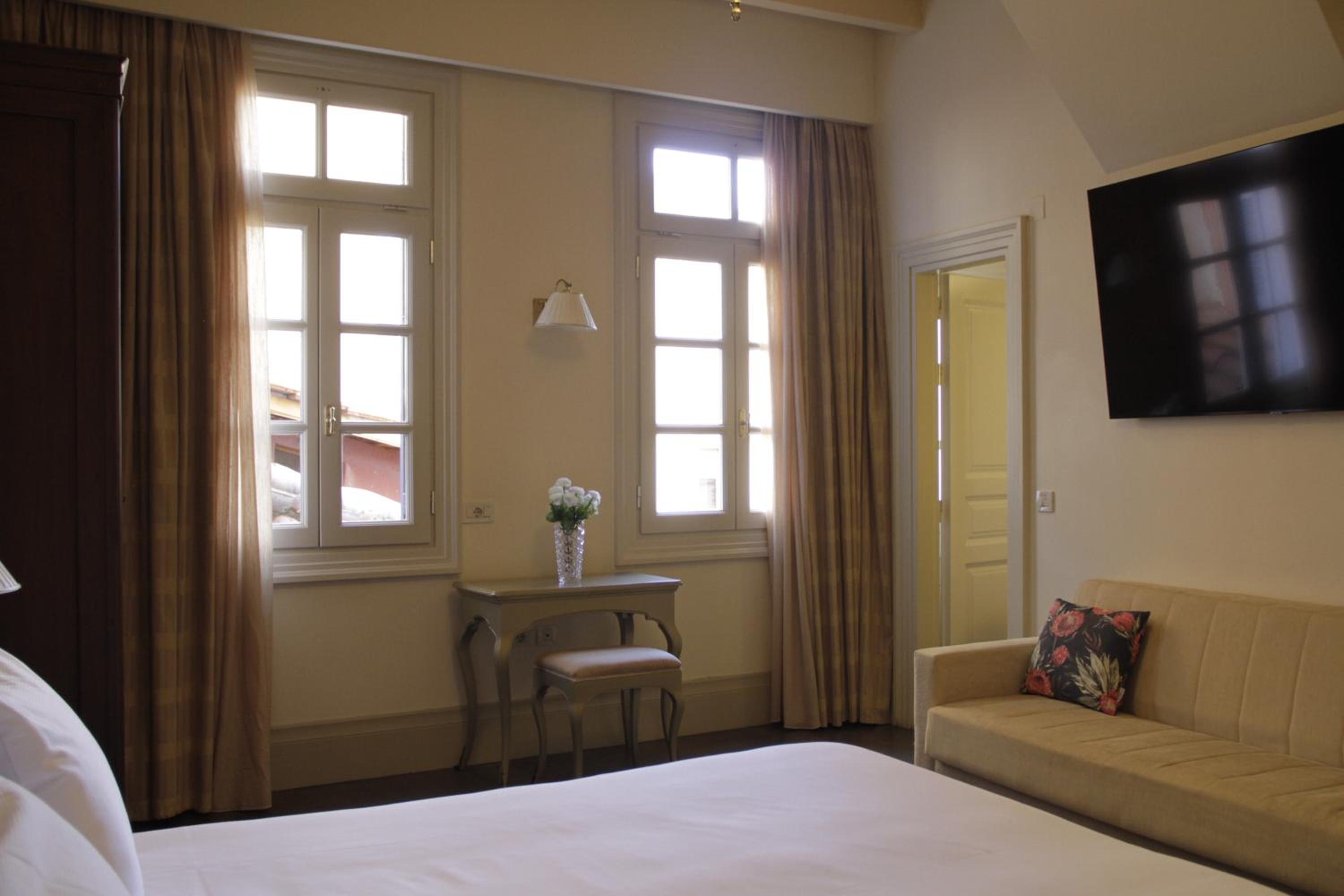 Standard Double or Twin Room photo 1