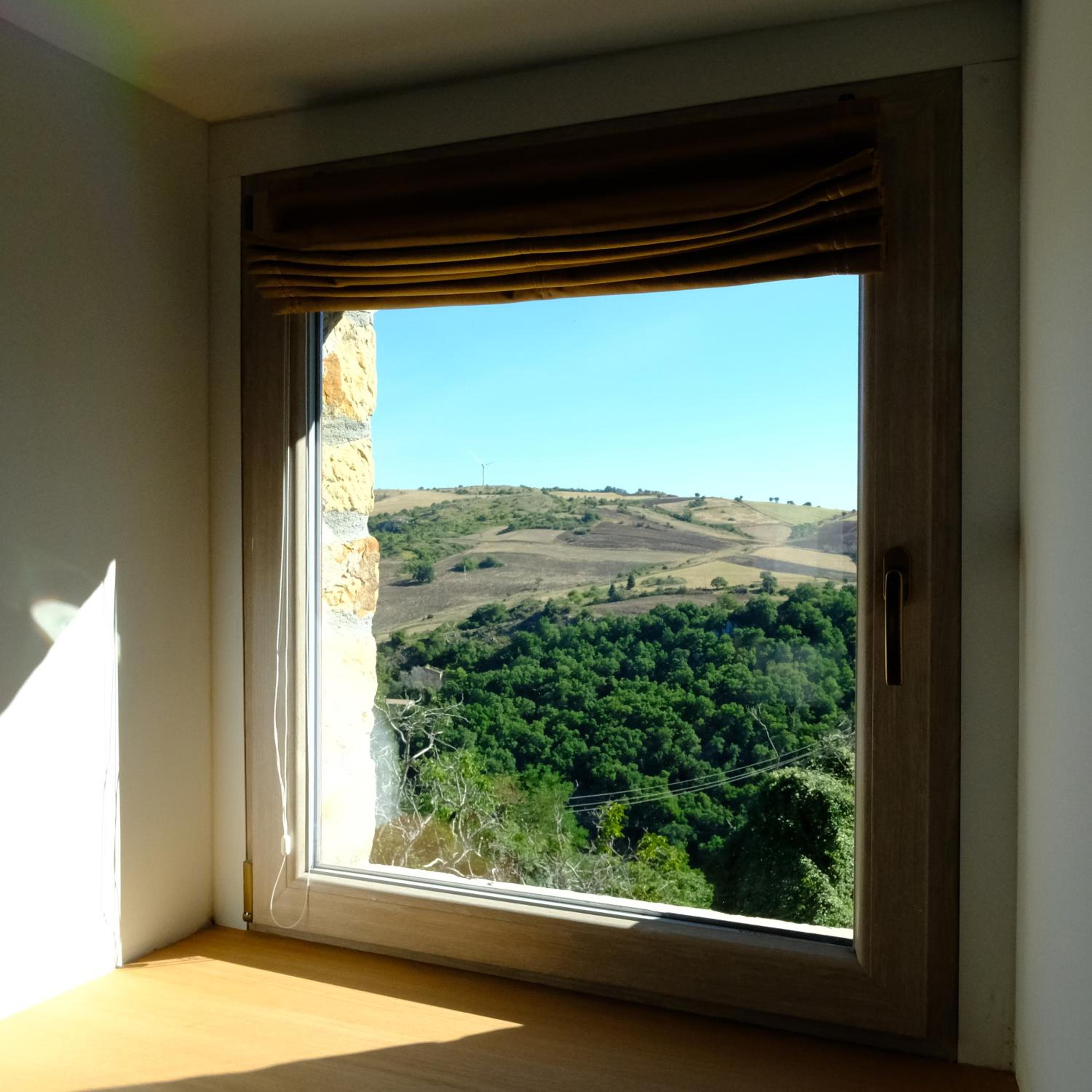 Deluxe Suite - Photo 7
