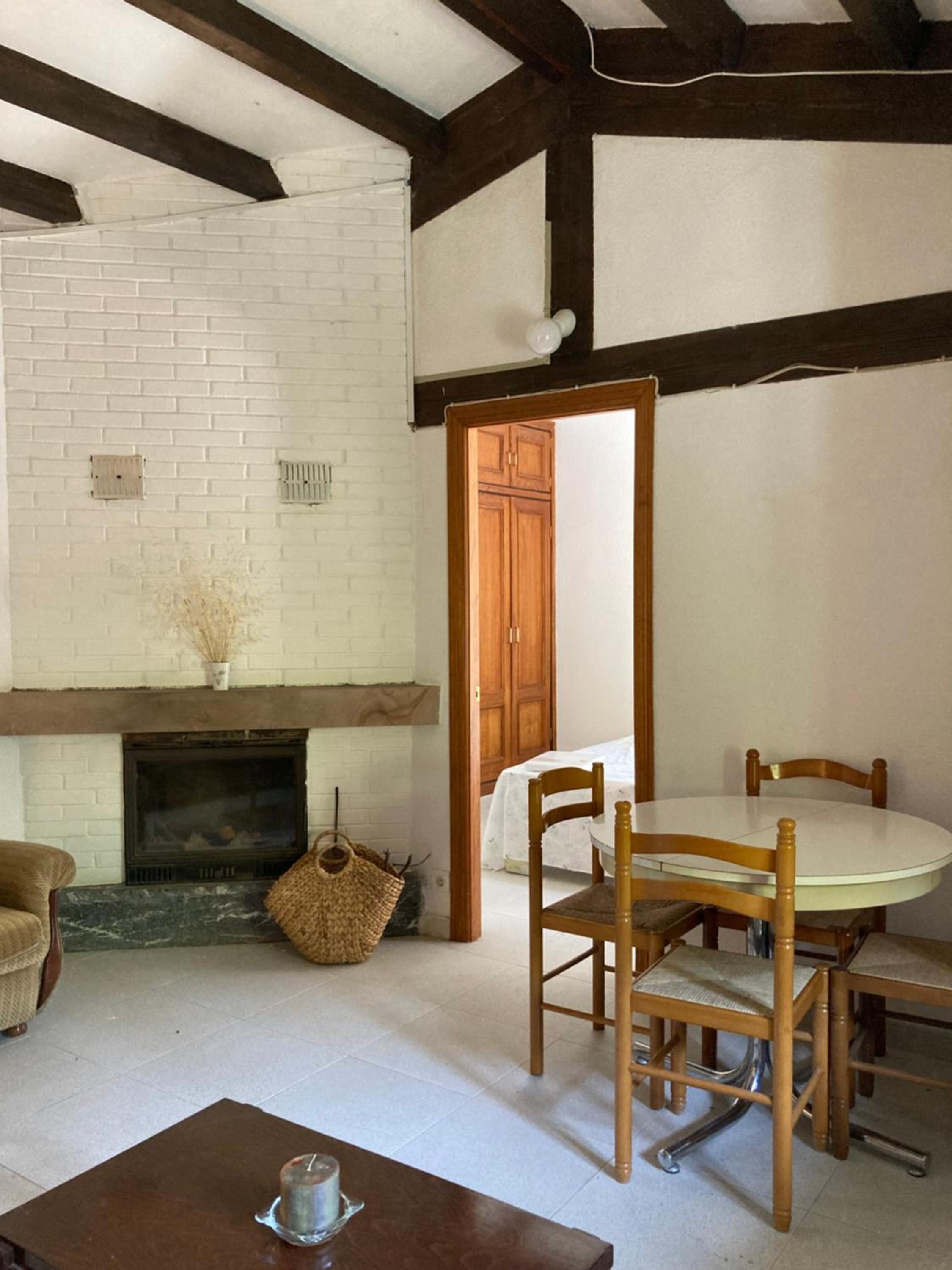 Four-Bedroom House photo 3
