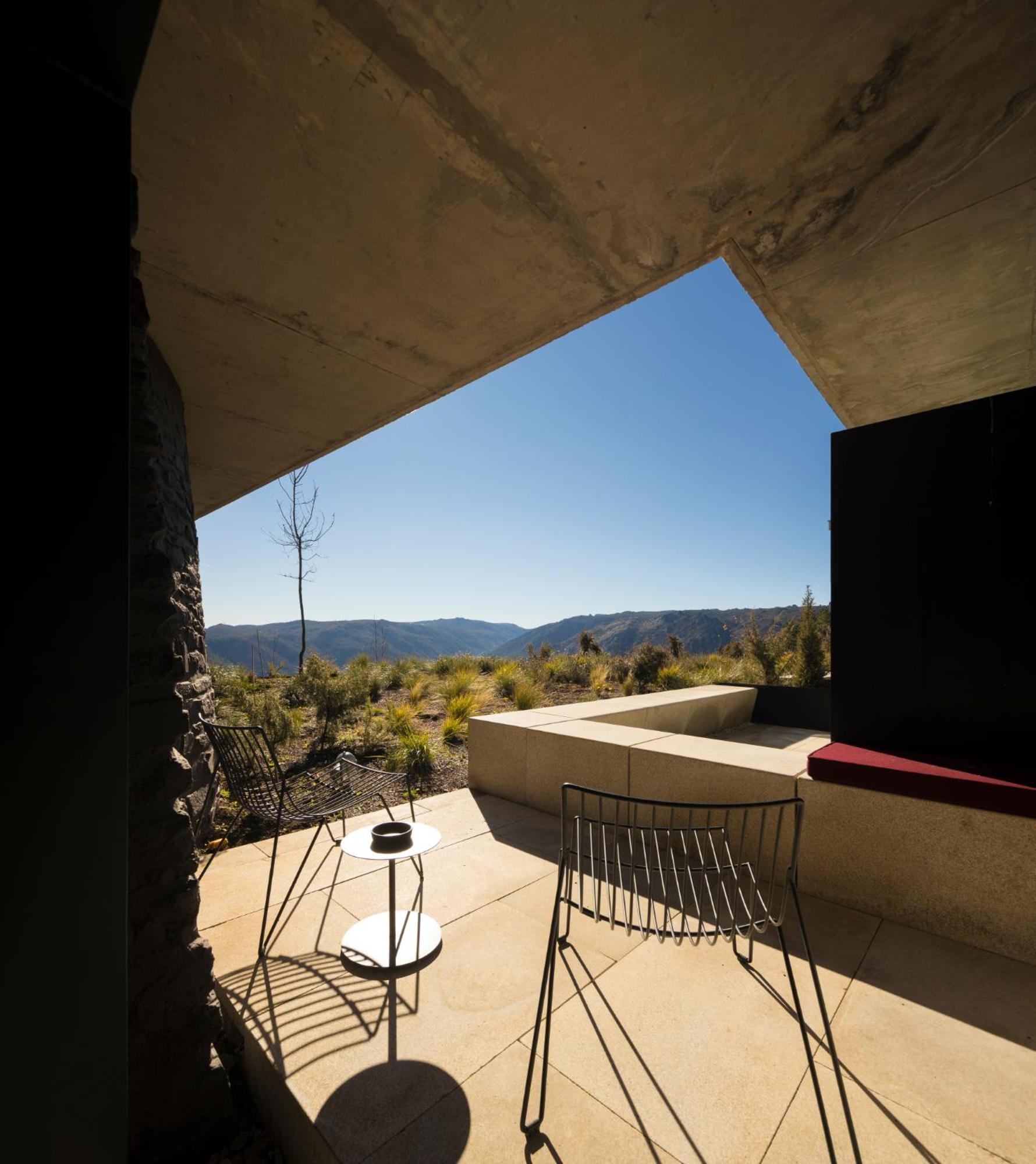 Double Room with Mountain View - Photo 8