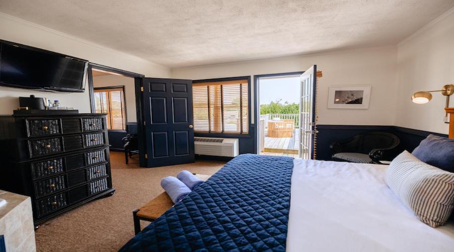 Widow's Walk Suite photo 3