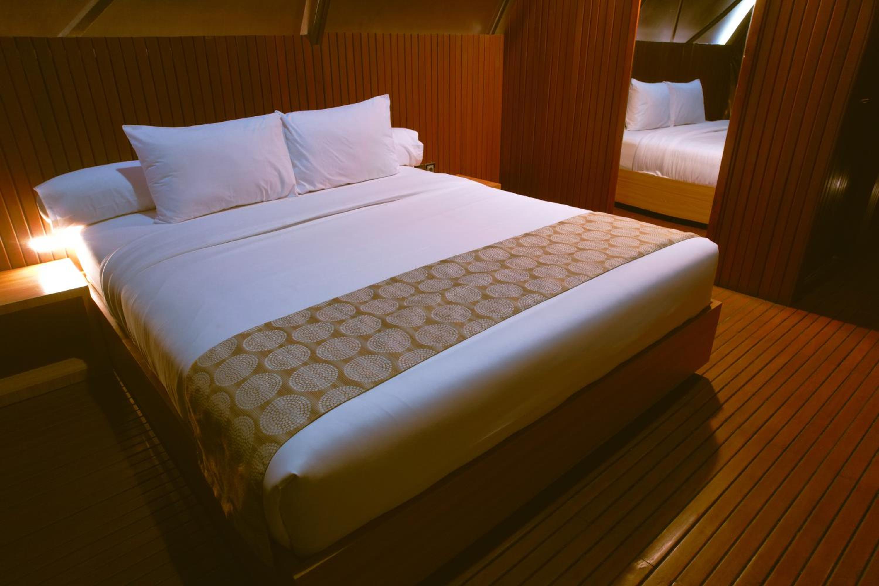 Suite - Photo 2