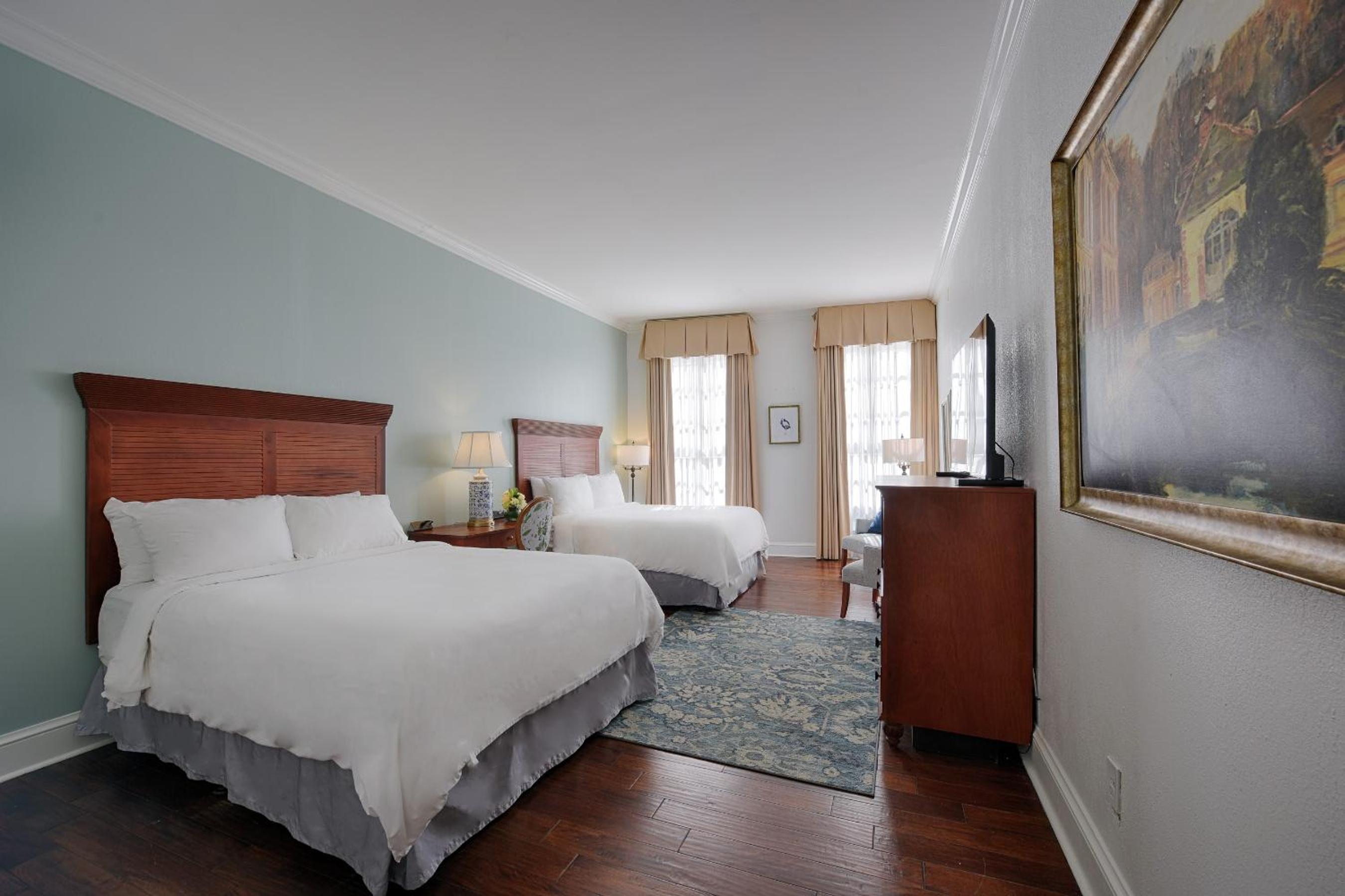 Standard Room with Two Queen Beds - Photo 1
