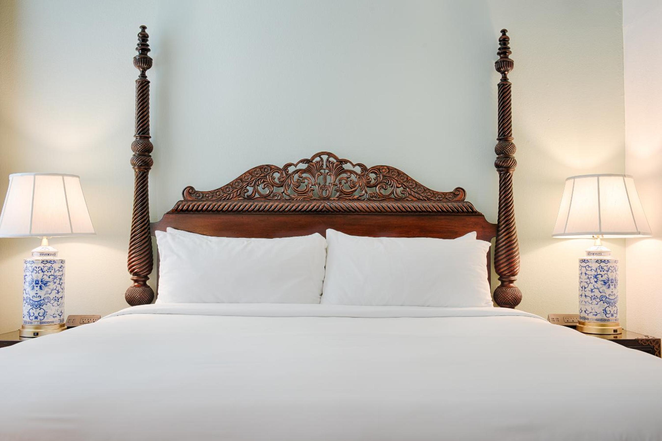 King Suite - Photo 3