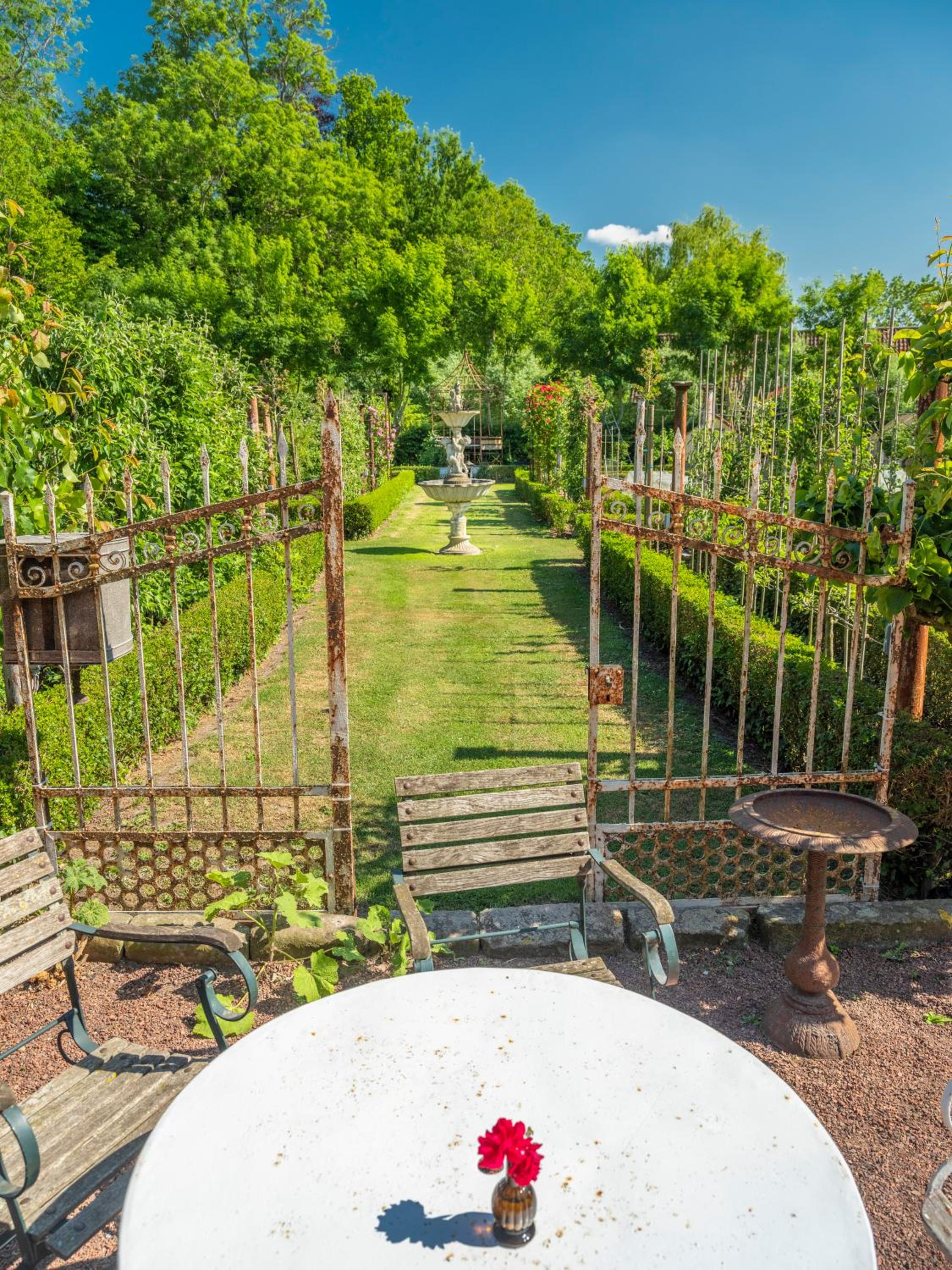 Double Room with Garden View - Photo 16