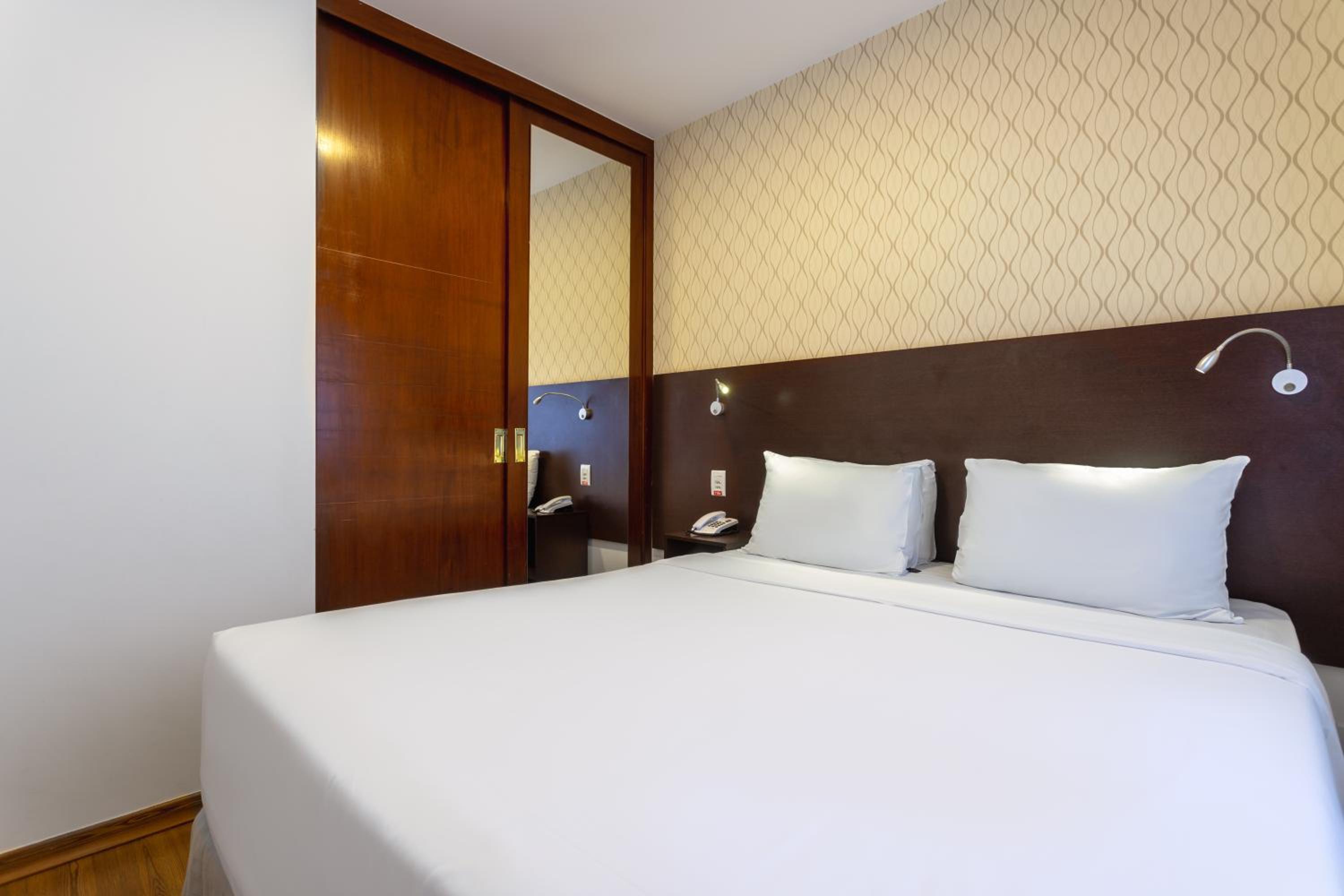 Superior Room with a Double Bed - Photo 6