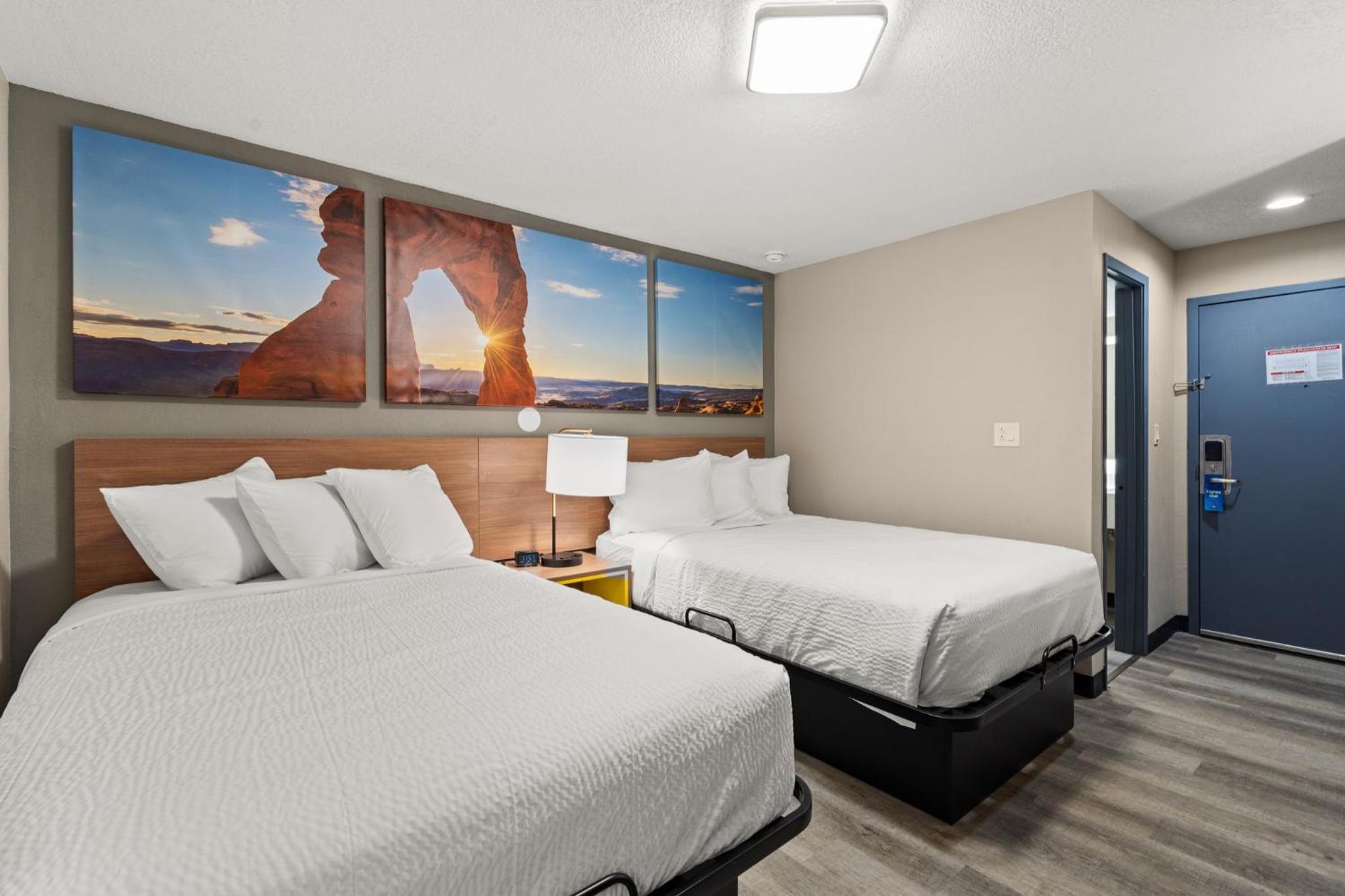 Double Room with Two Double Beds - Non-Smoking - Photo 3