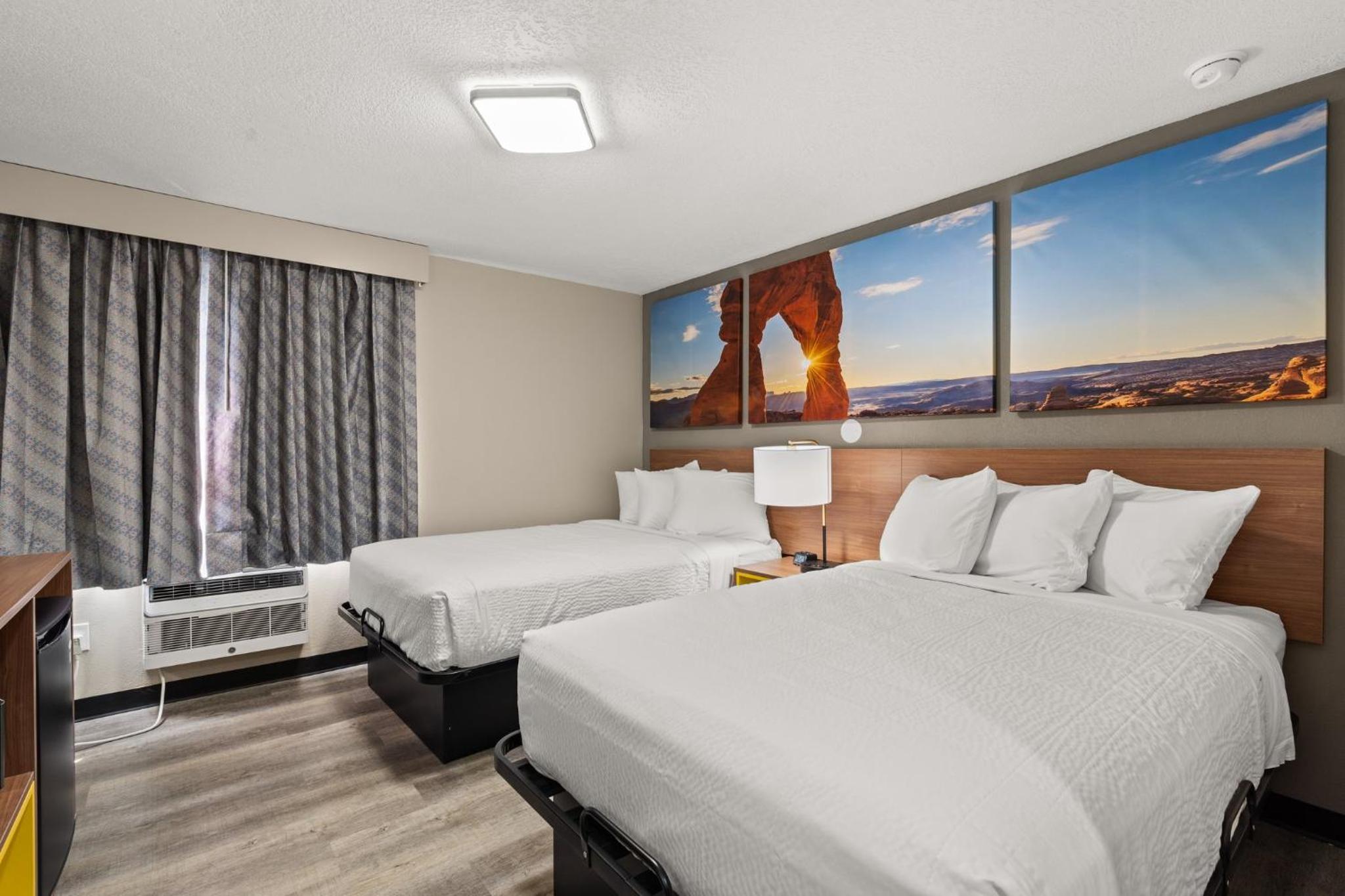 Double Room with Two Double Beds - Non-Smoking - Photo 13