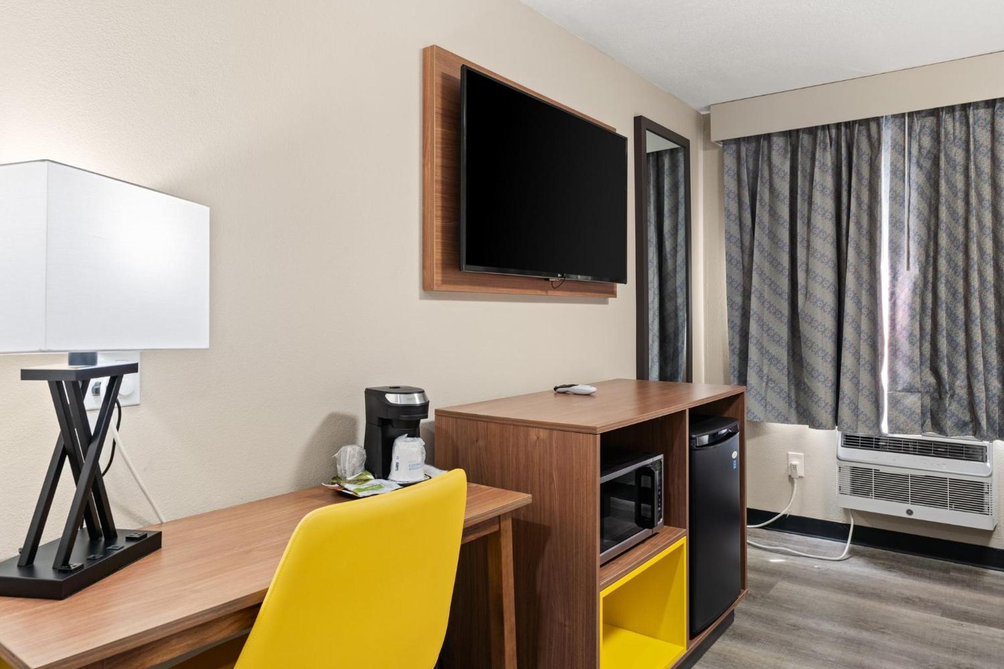 Double Room with Two Double Beds - Non-Smoking - Photo 12