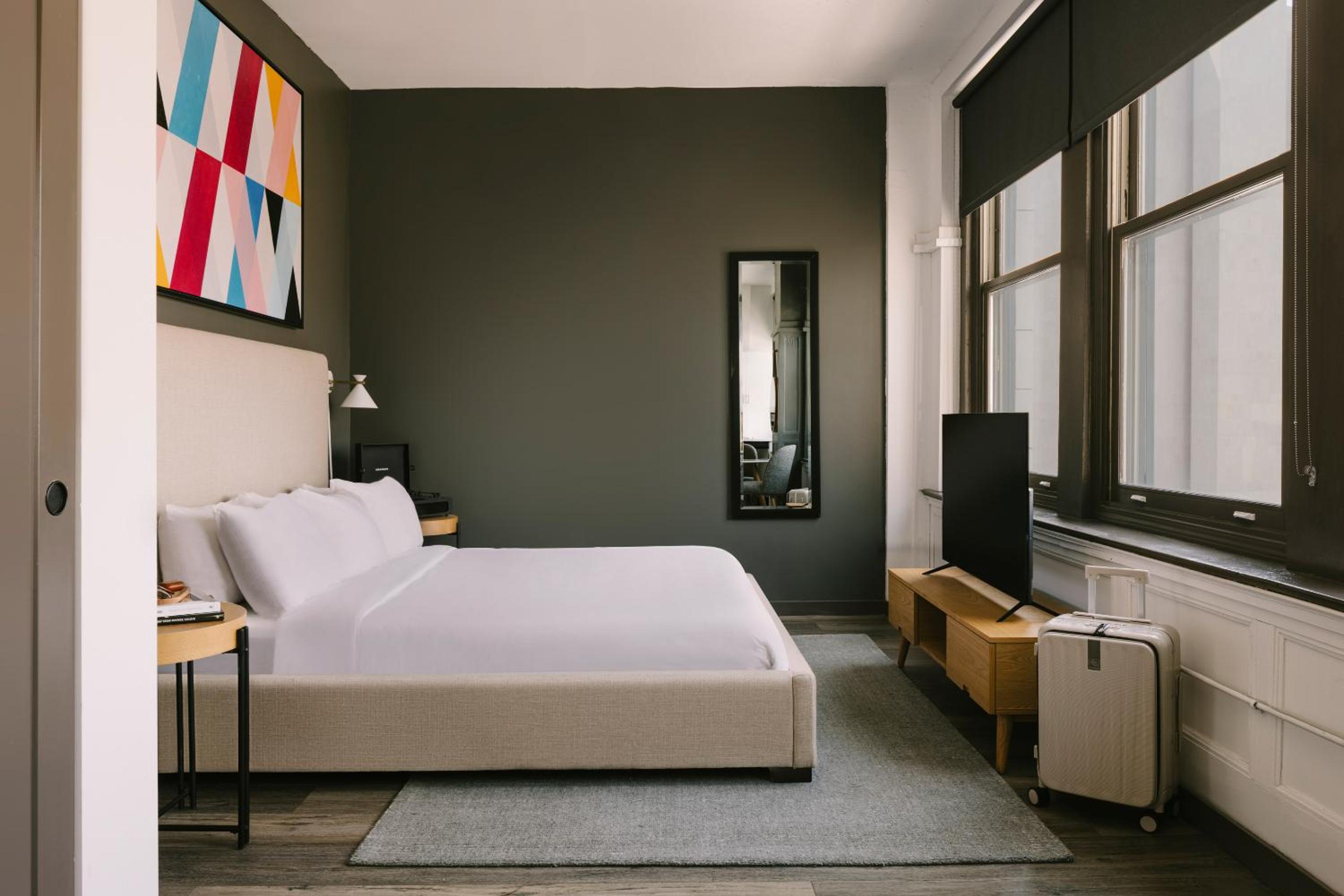 Studio Apartment With King Bed photo 1