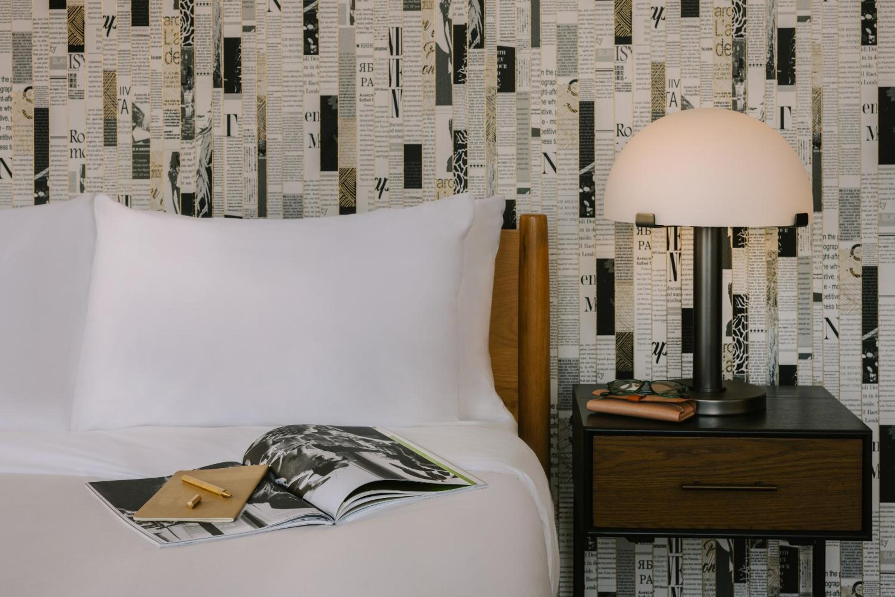 Studio Apartment With Queen Bed photo 2