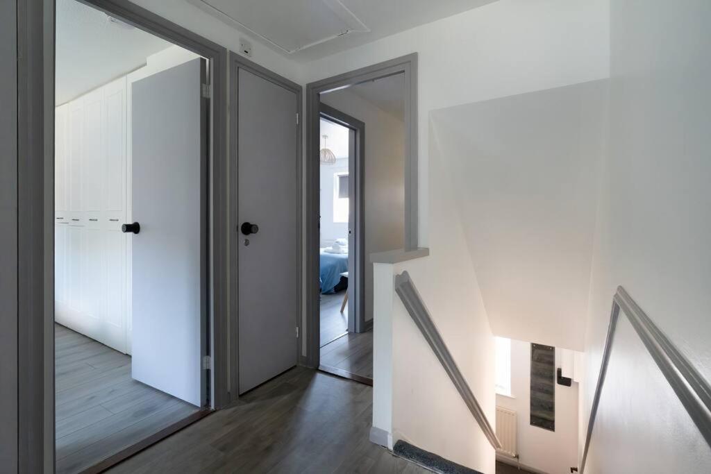 Four-Bedroom House photo 3