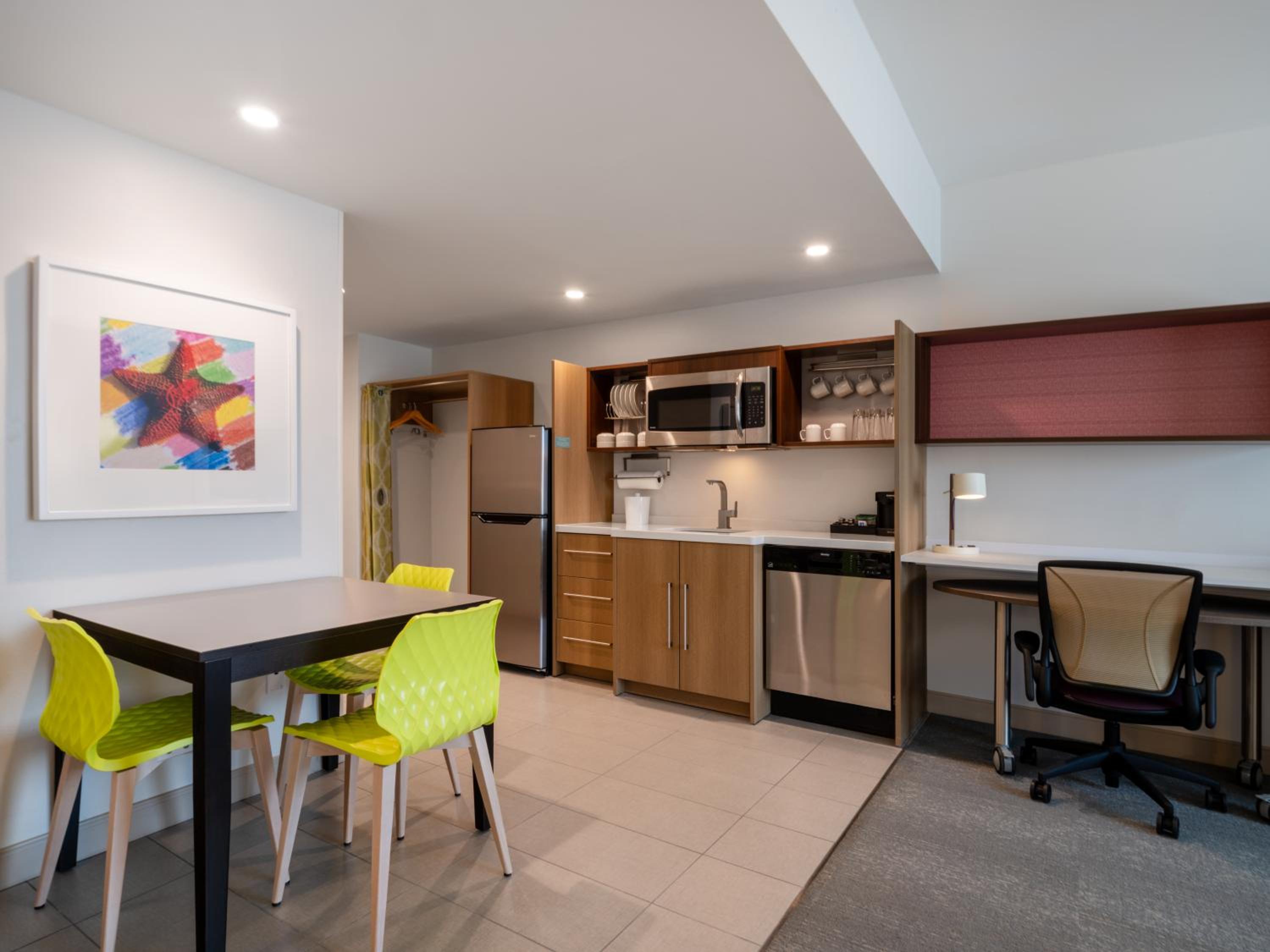 One-Bedroom King Suite - Photo 4