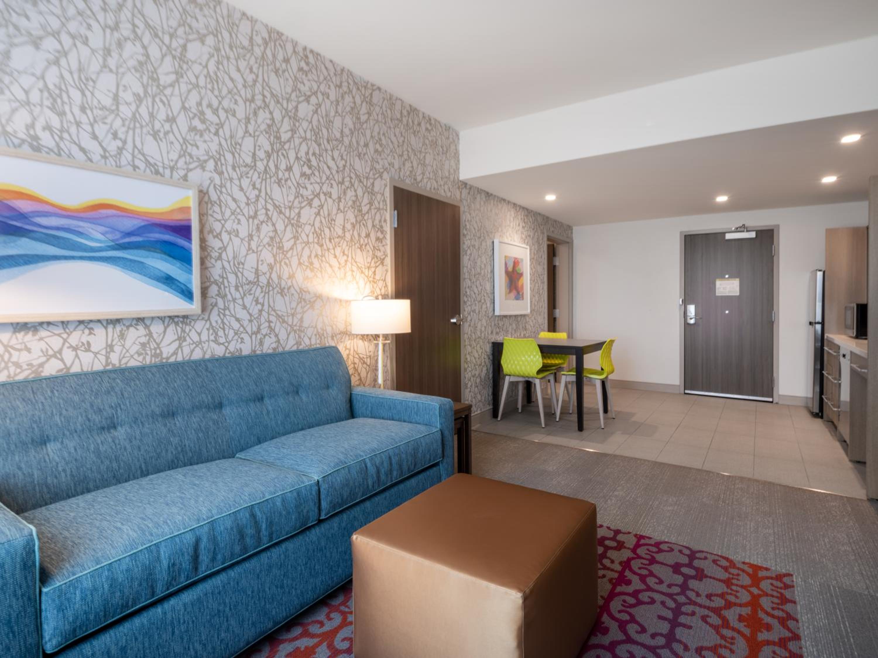 King Suite with Accessible Bathtub - Photo 2