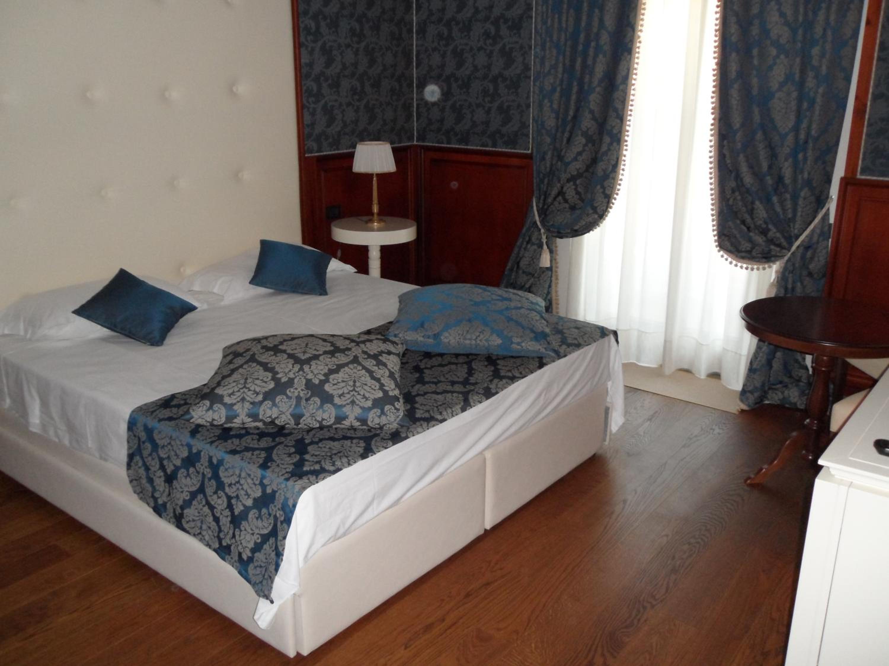Double Room - Photo 4