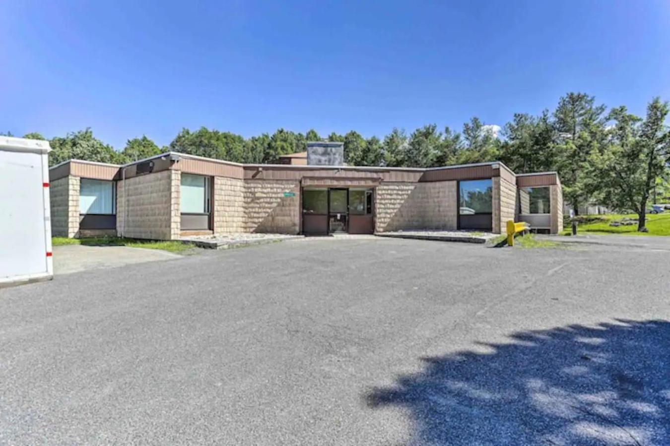 Four-Bedroom House photo 2