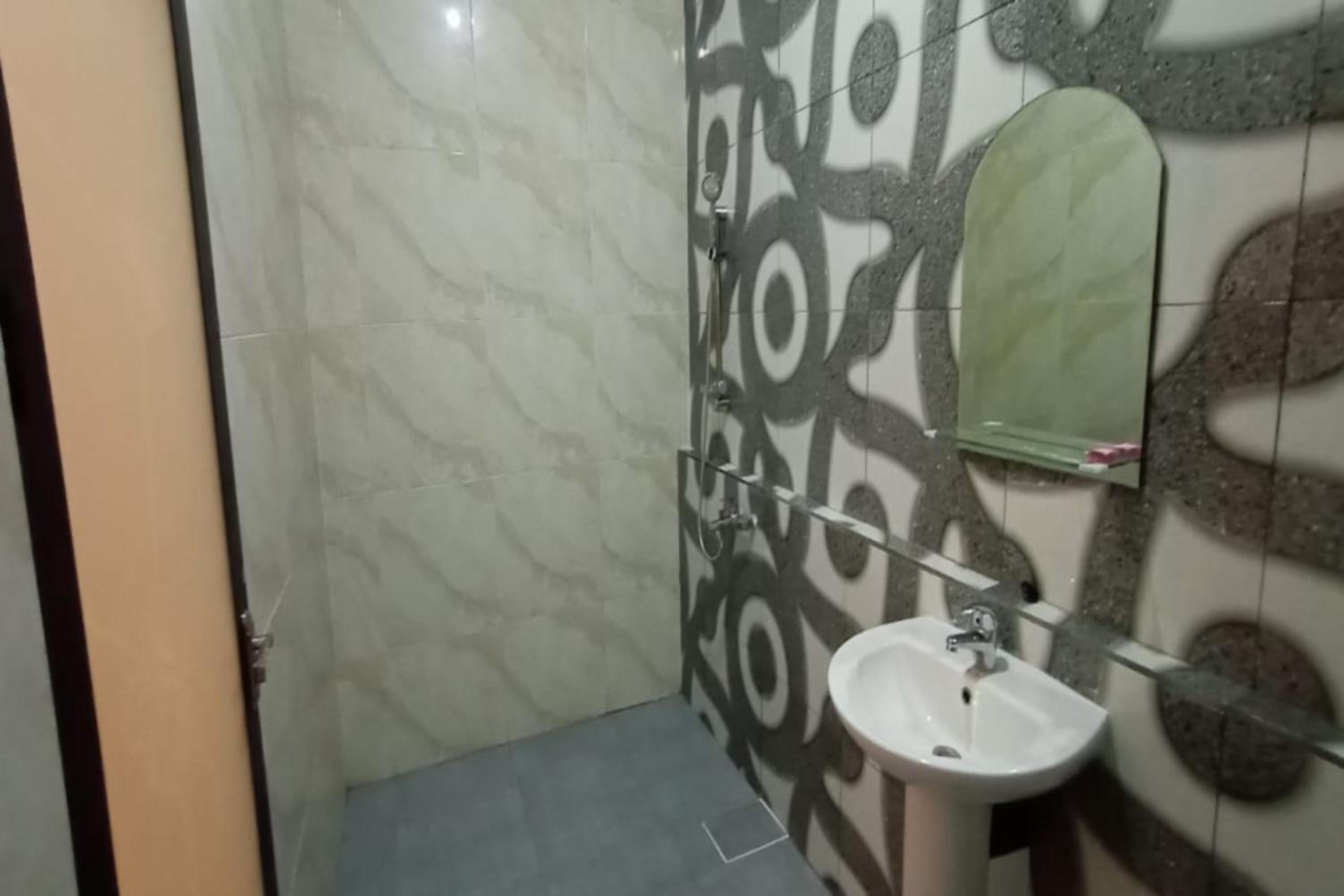 Standard Double Room - Photo 4