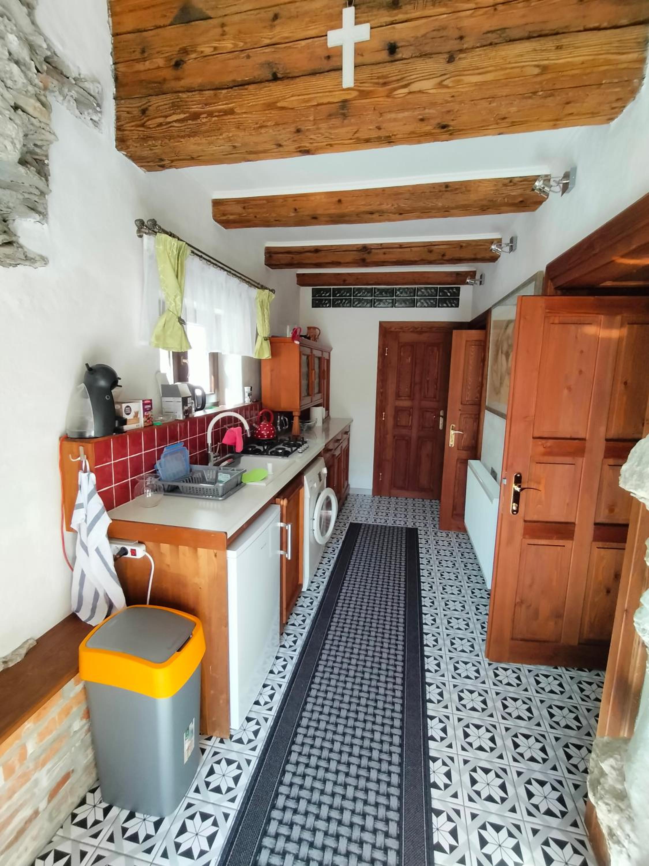 Three-Bedroom House photo 3
