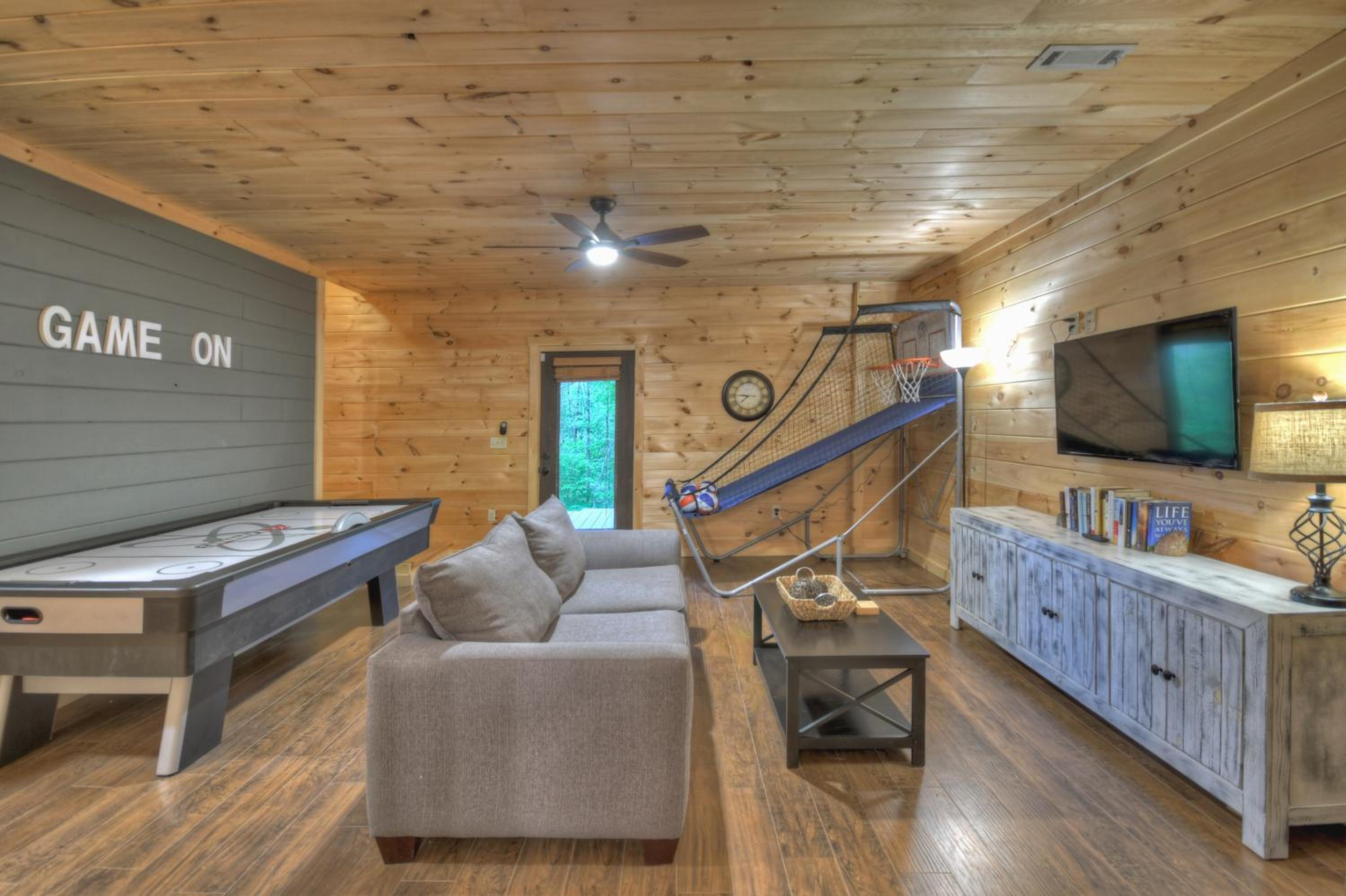 Three-Bedroom House photo 3