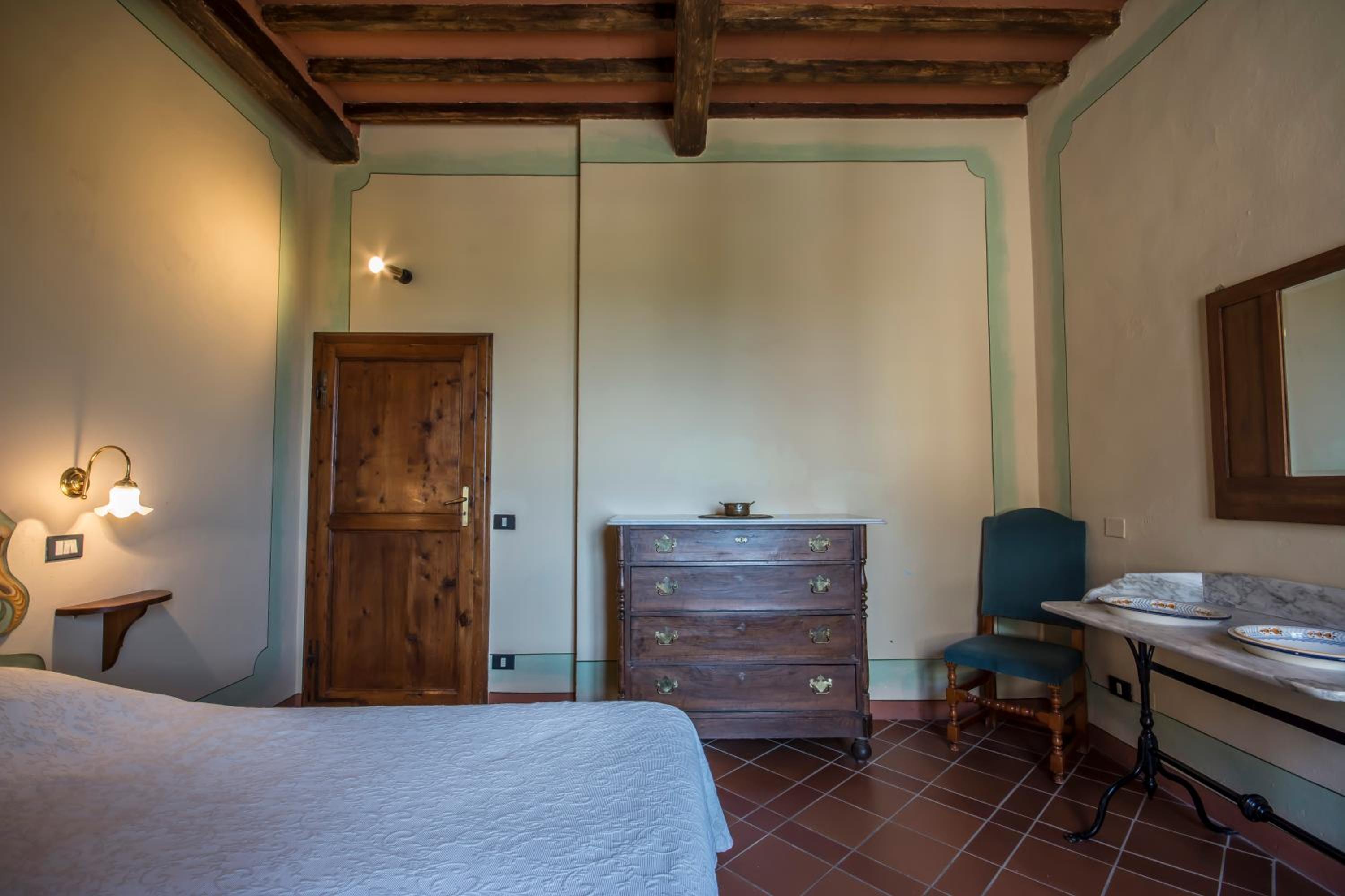 Three-Bedroom Apartment with View photo 2