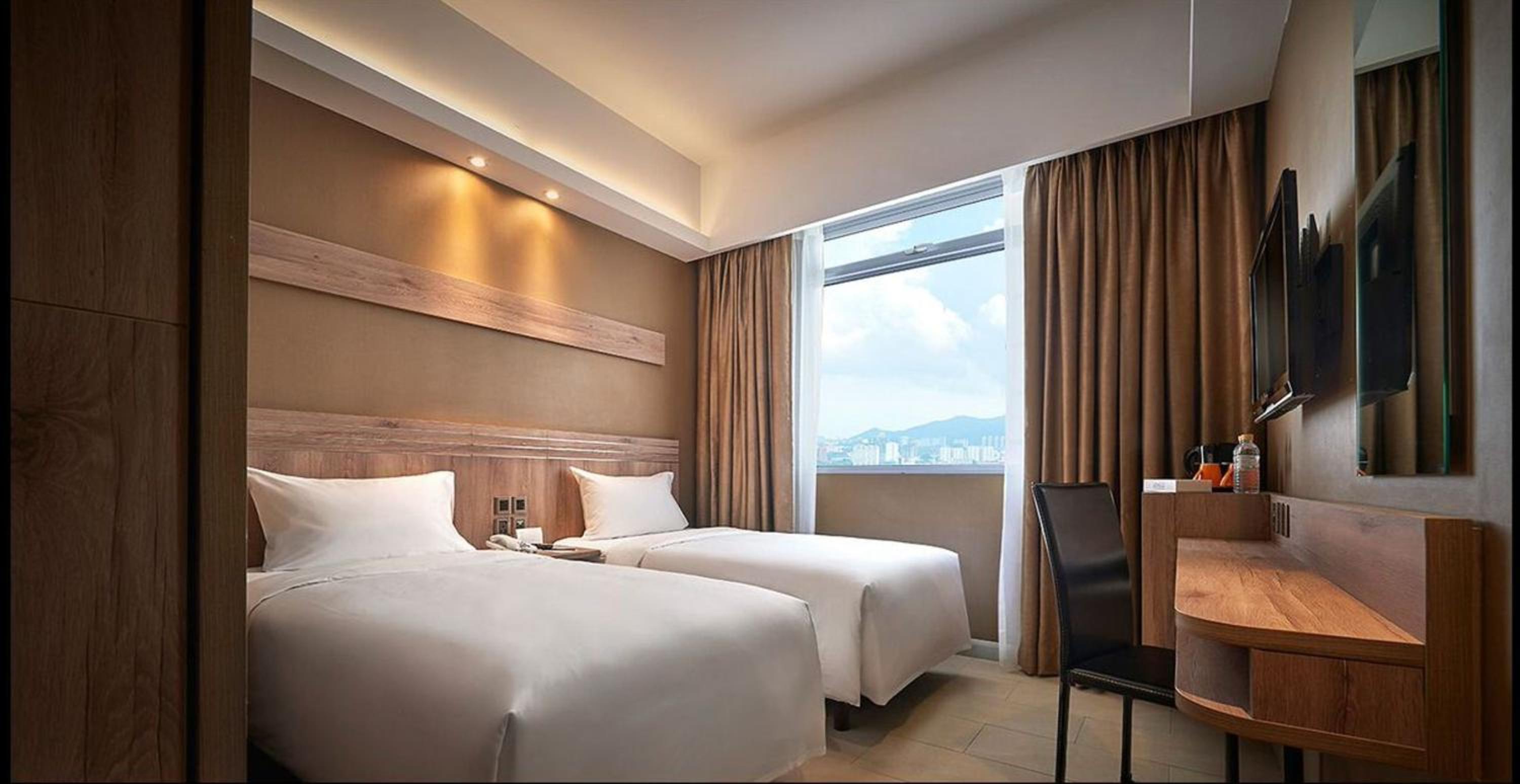 Standard Twin Room - Photo 4