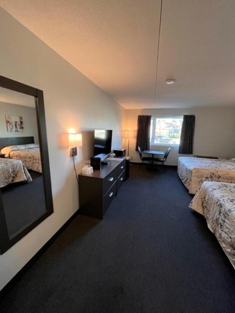 Queen Room photo 1