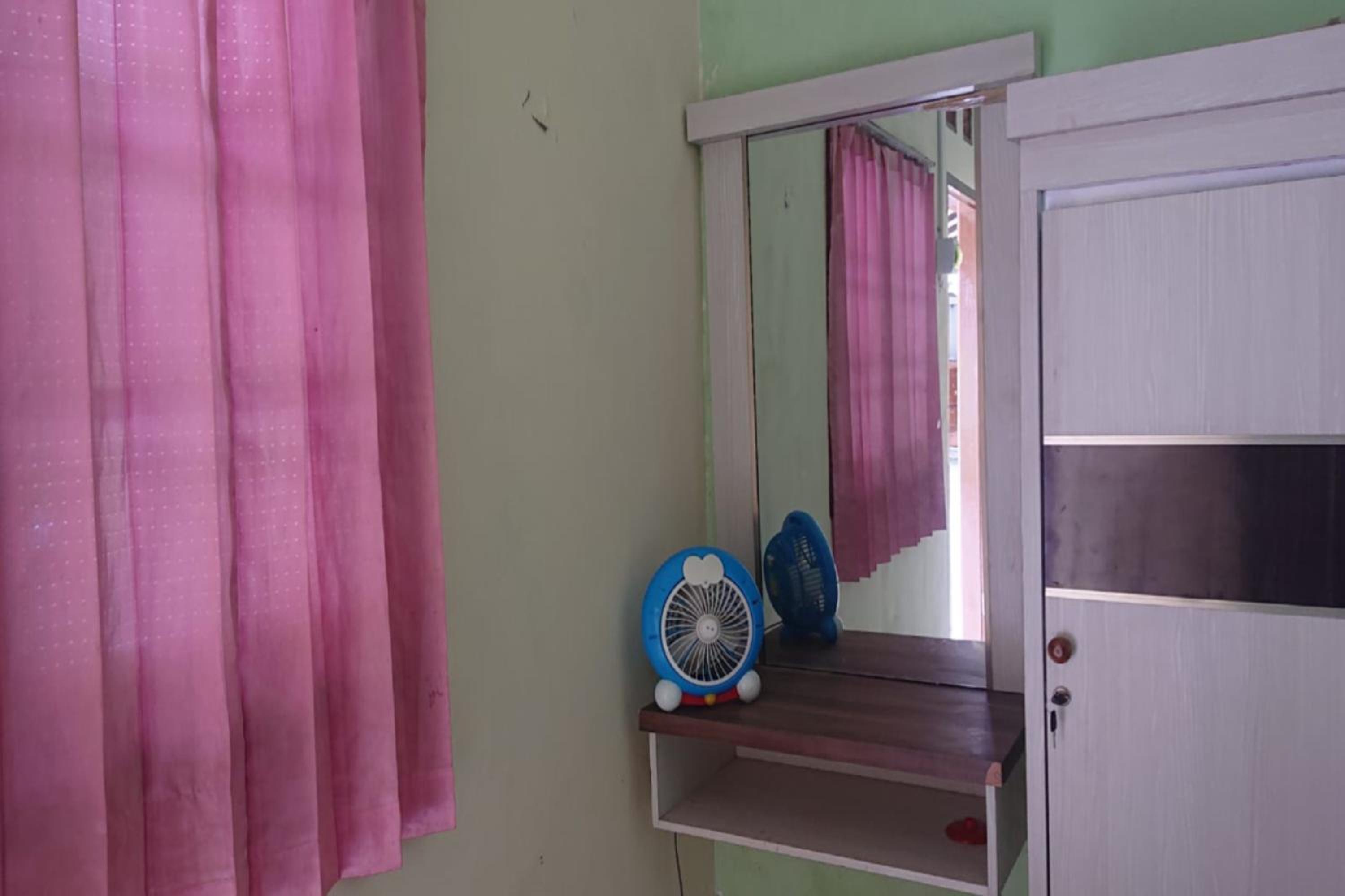 Budget Double Room photo 3