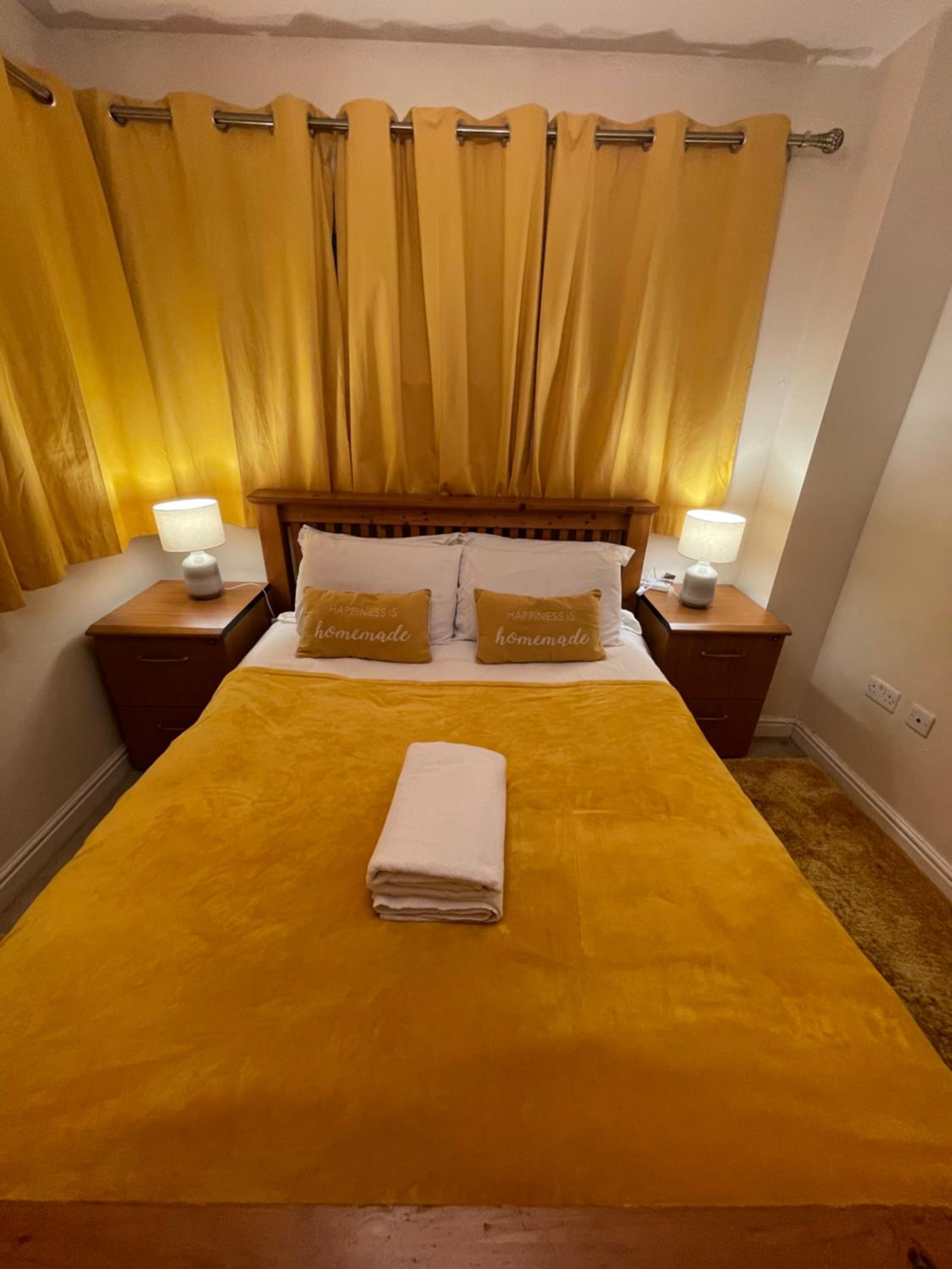 Three-Bedroom House - Photo 9