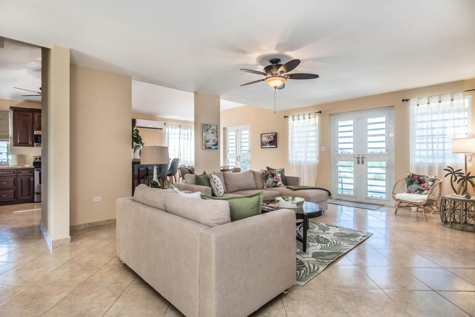 Three-Bedroom Villa photo 2