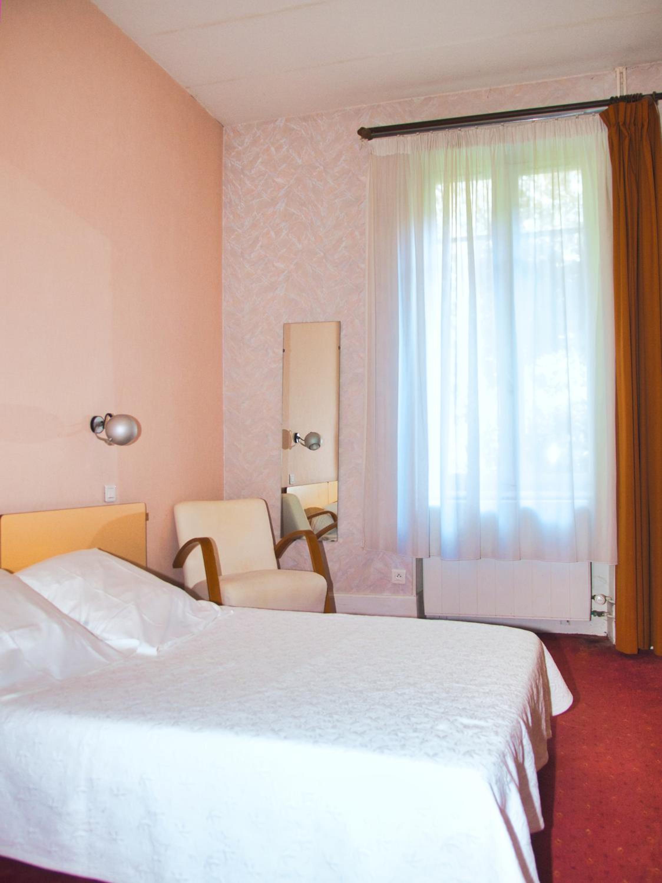 Budget Double Room - Photo 4