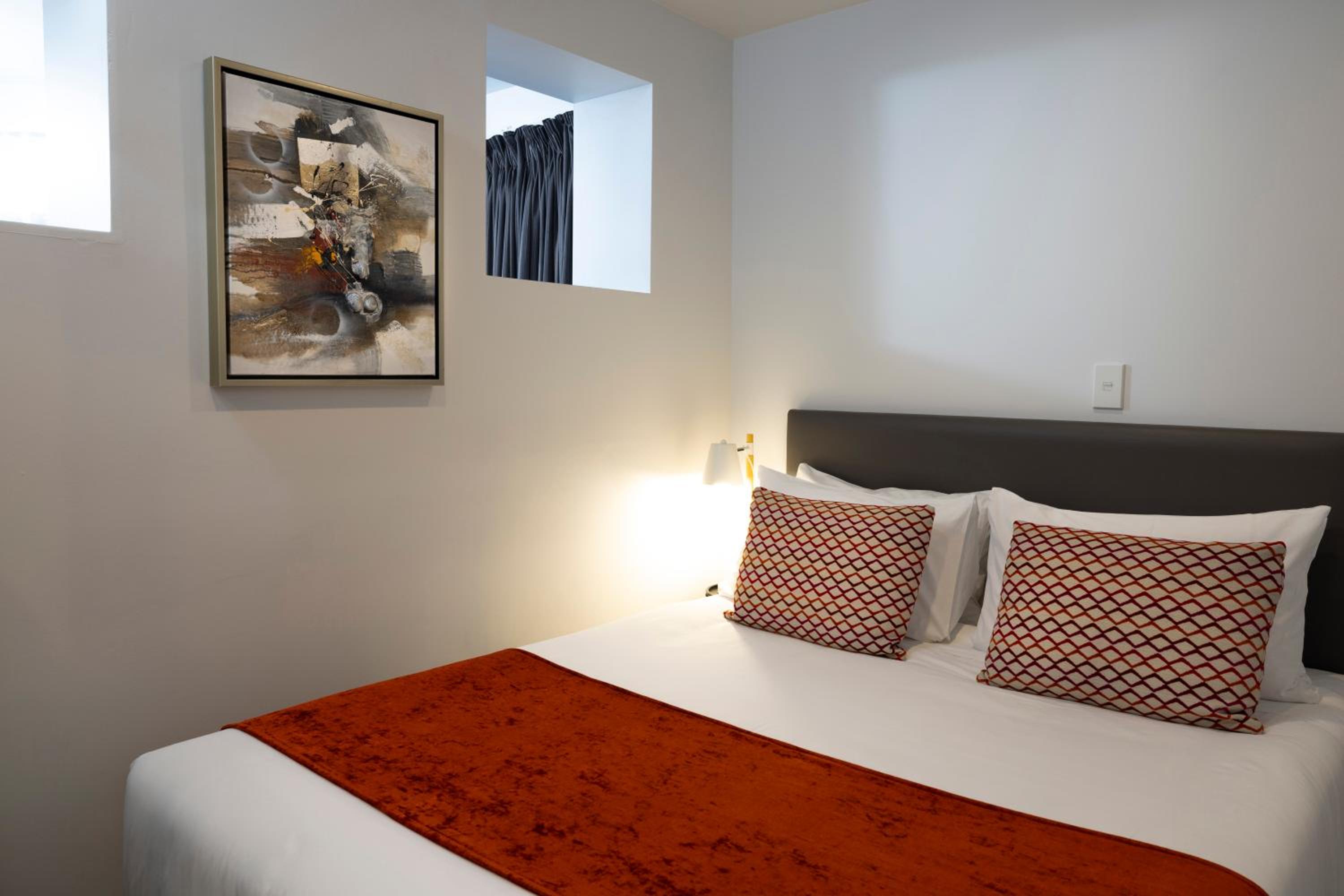 One-Bedroom Apartment - Photo 7