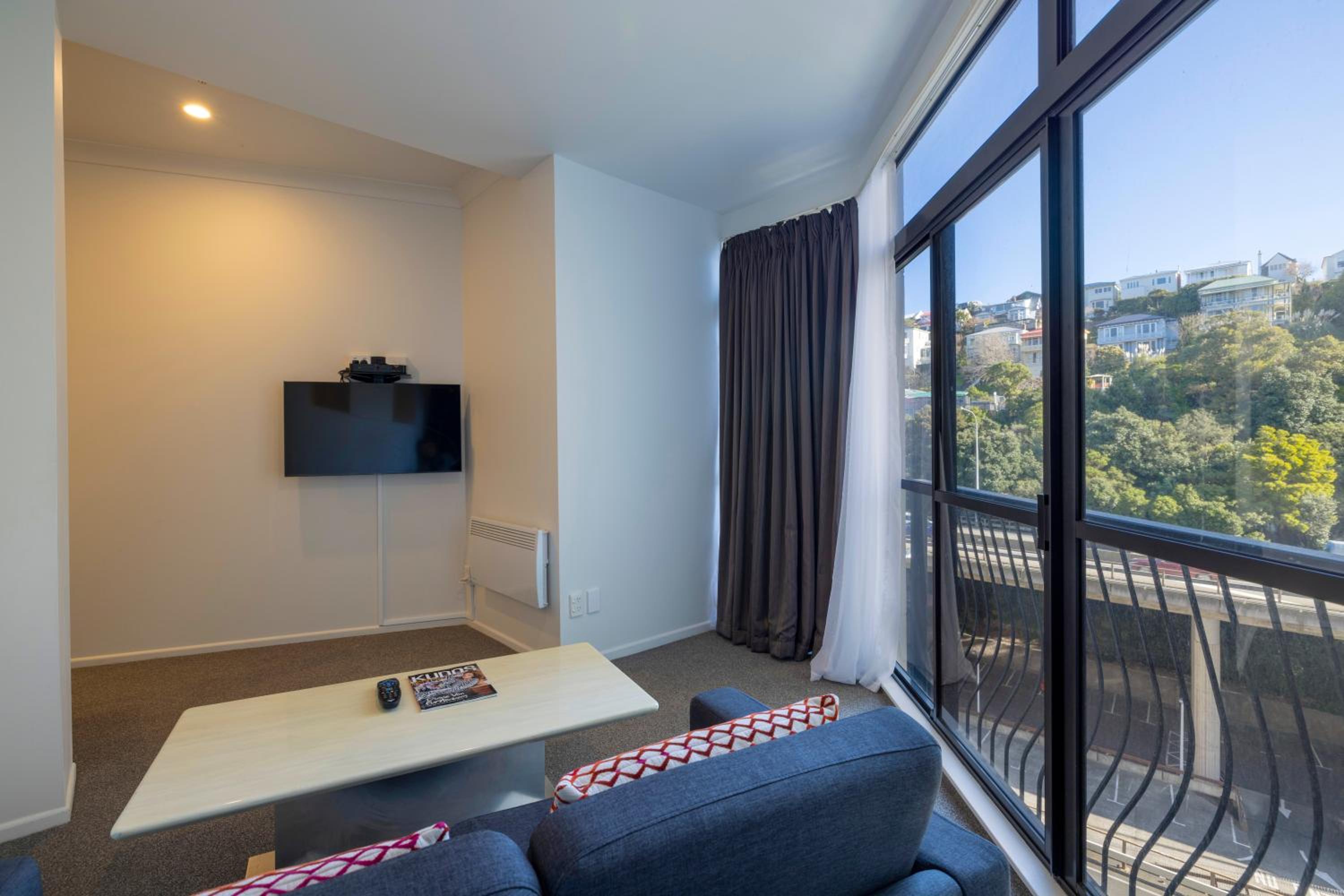 One-Bedroom Apartment - Photo 6