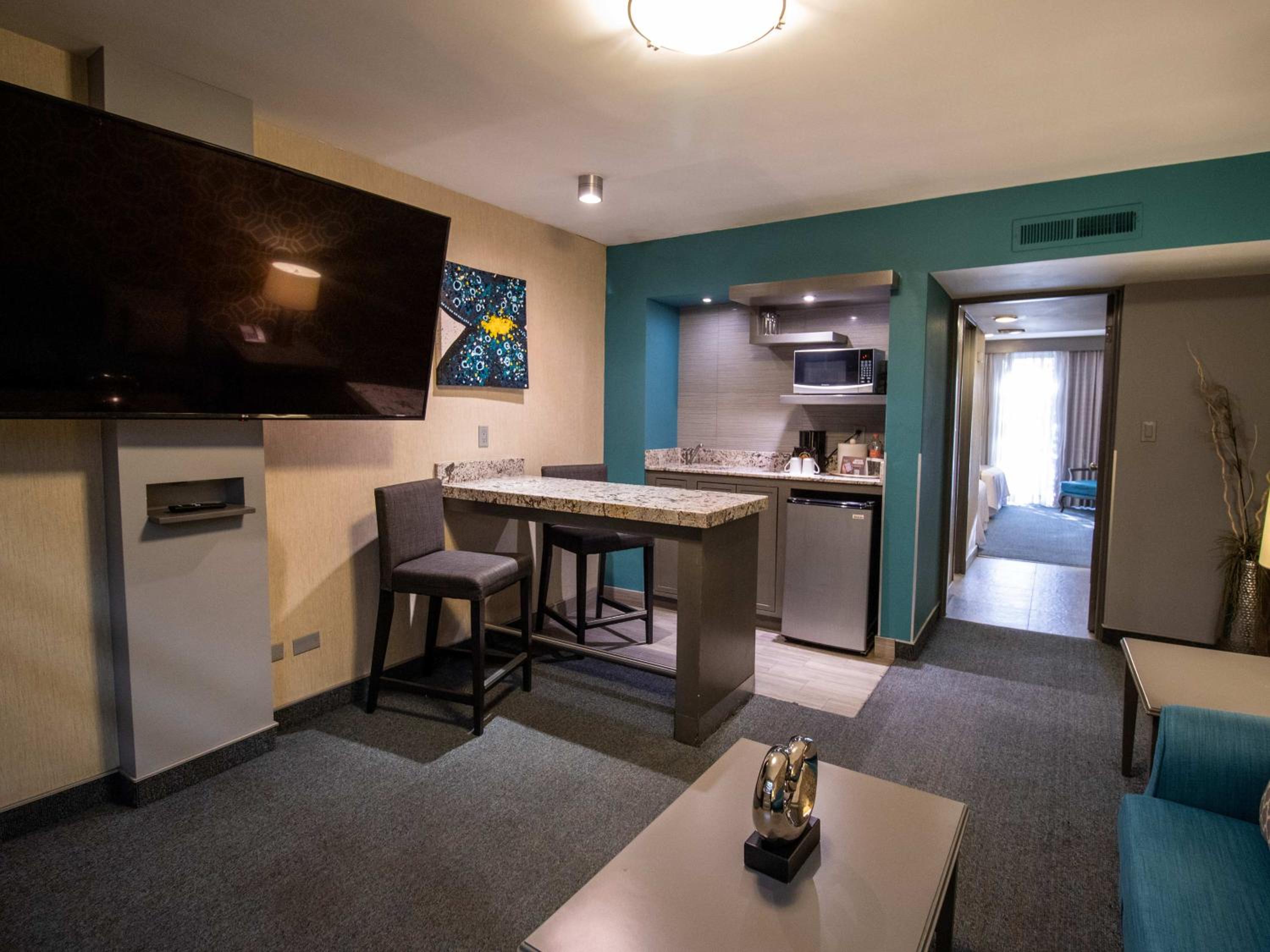 Suite - Photo 9