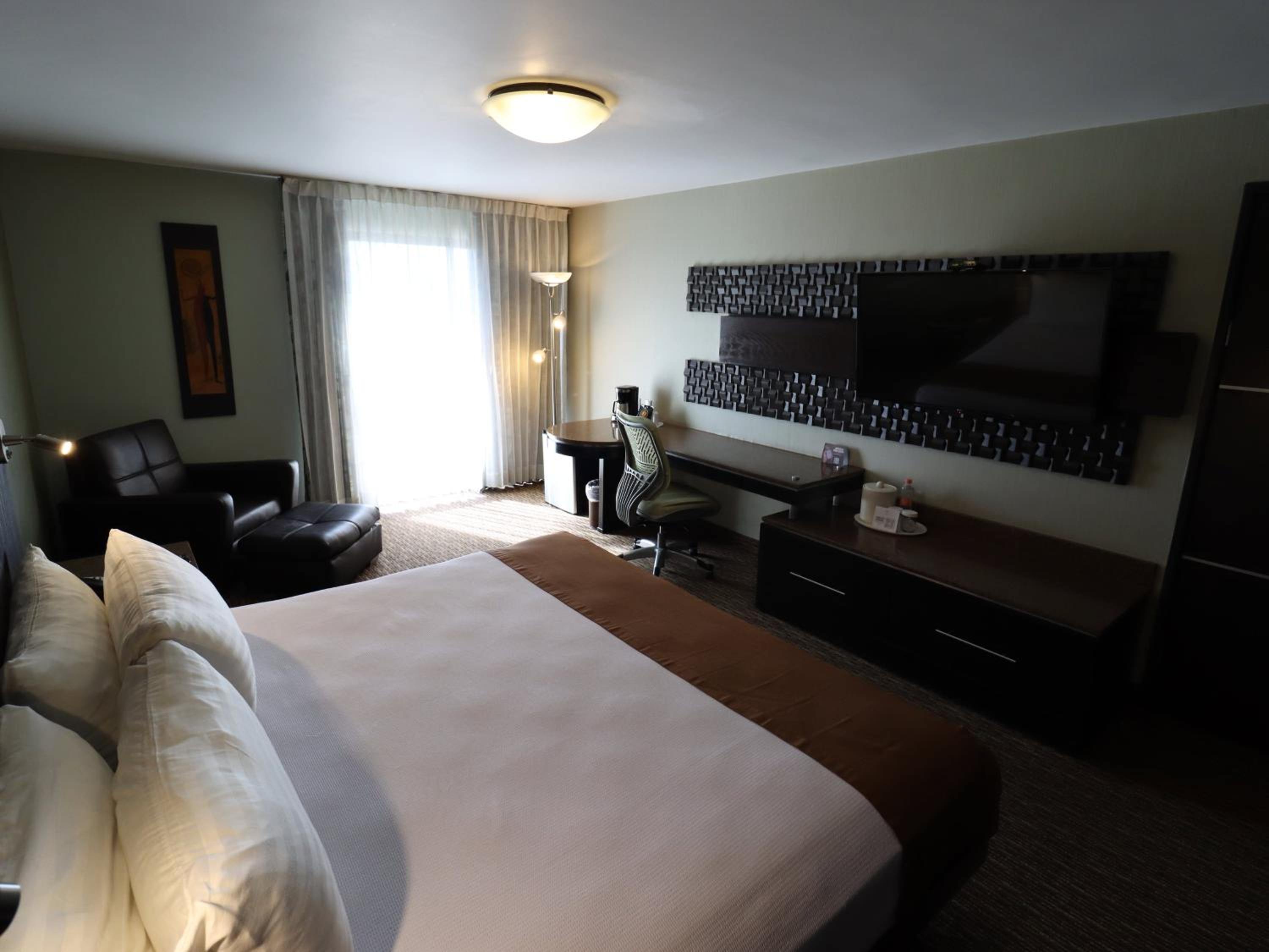 Standard King Room - Photo 2