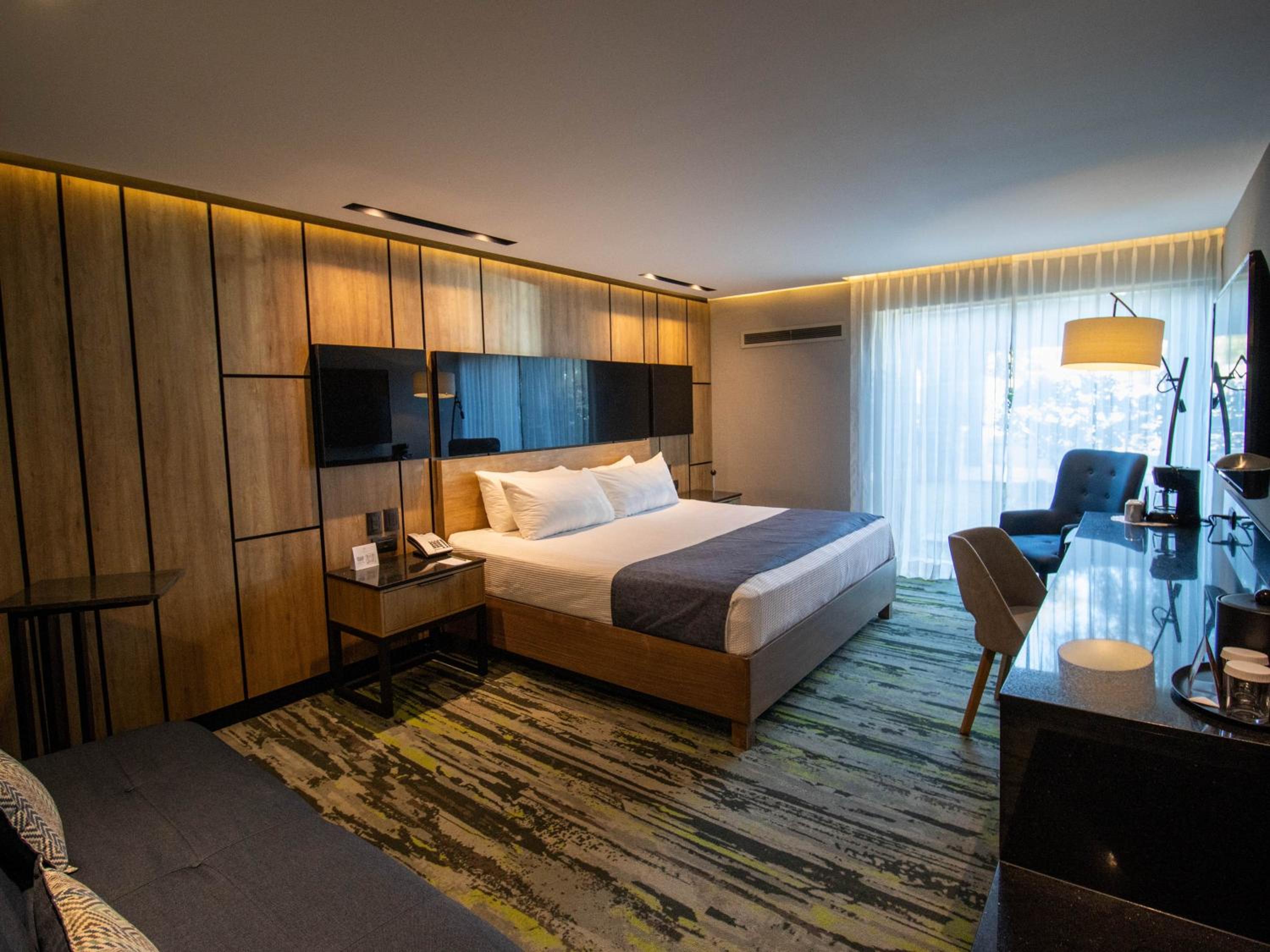 Superior King Room - Photo 5
