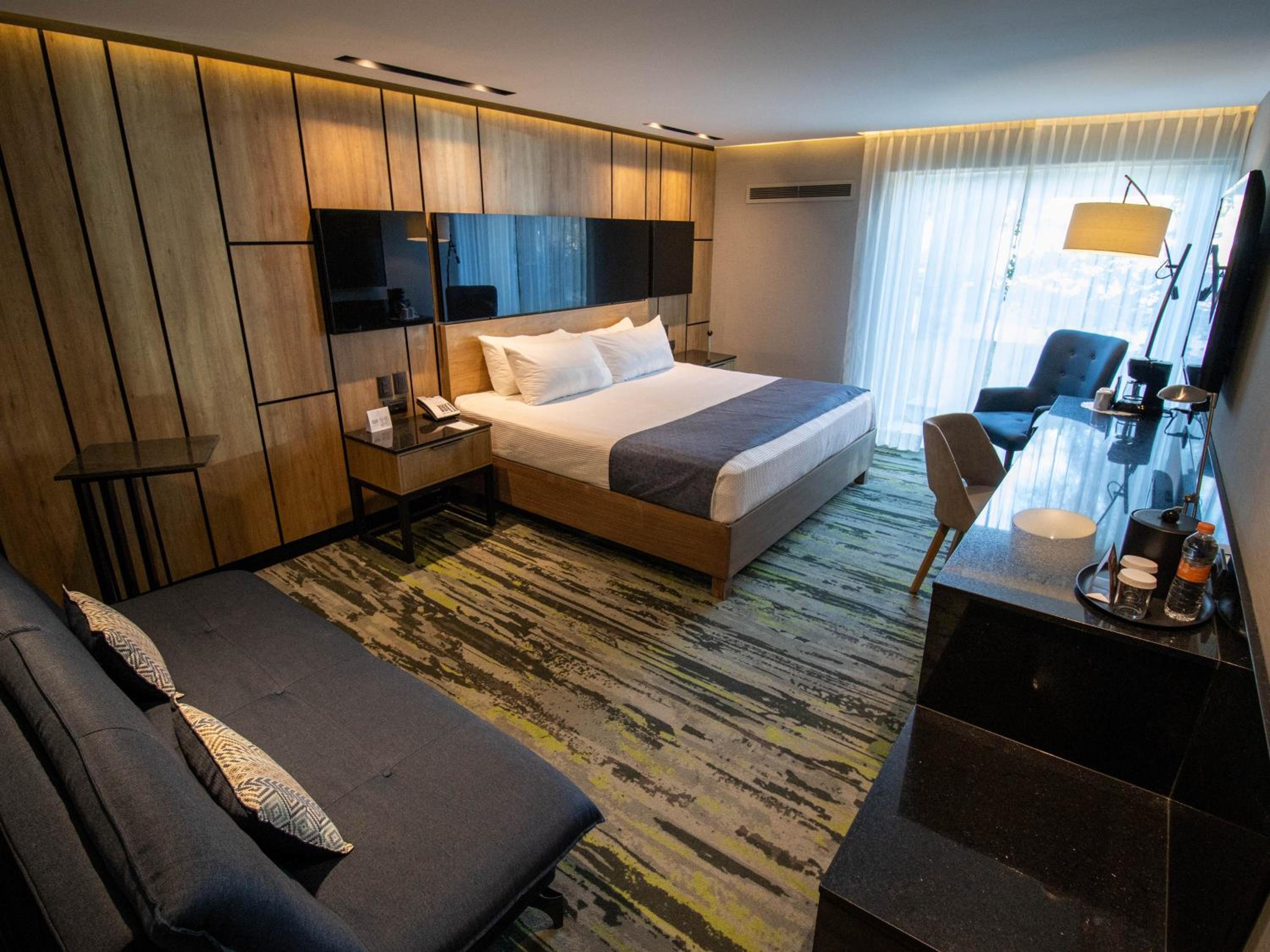 Superior King Room - Photo 2