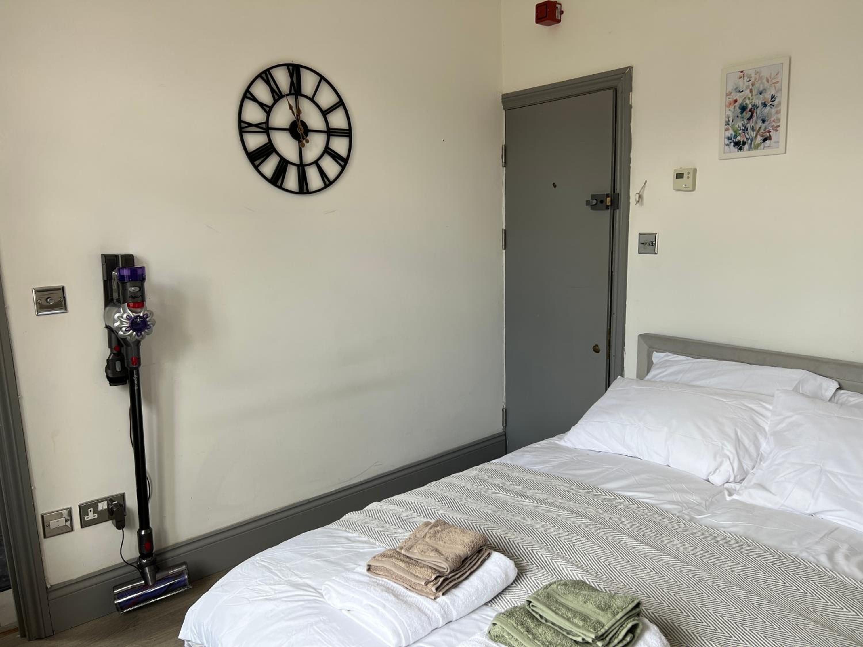 Studio Apartment photo 3